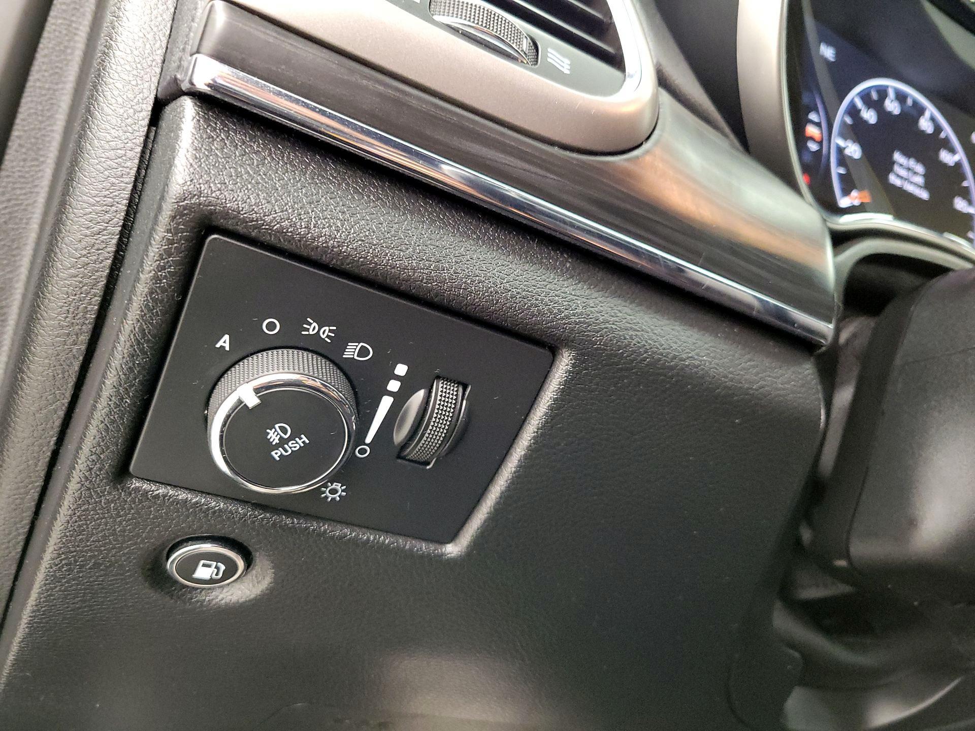 Thumbnail: 2020 Jeep Grand Cherokee - 13