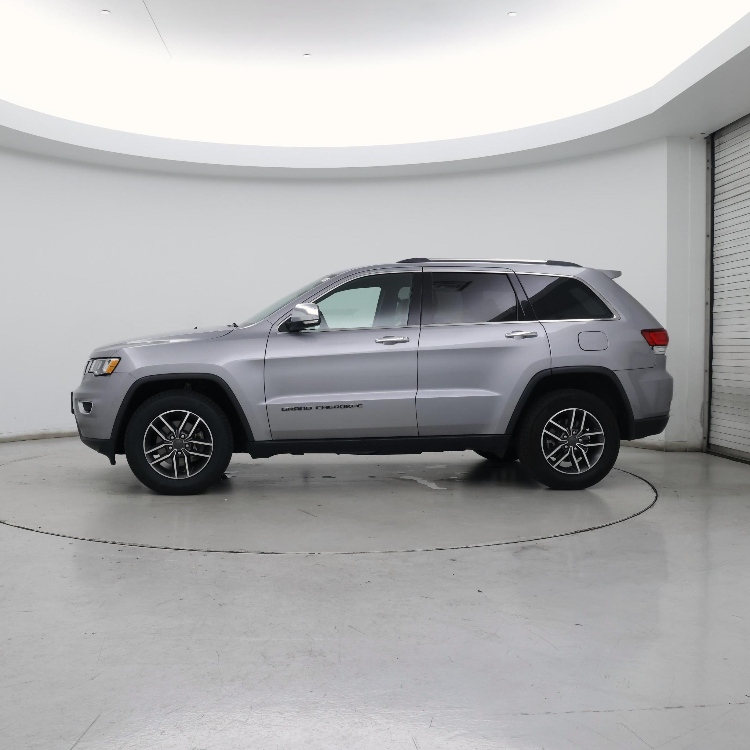 Thumbnail: 2020 Jeep Grand Cherokee - 3
