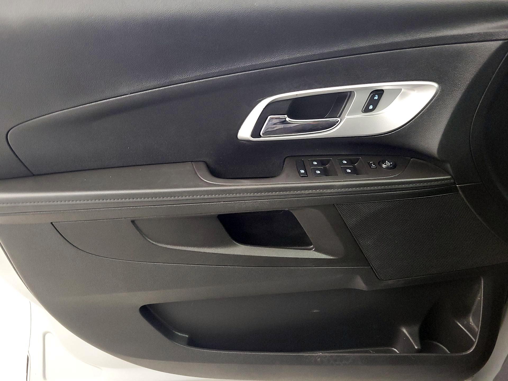 Thumbnail: 2015 Chevrolet Equinox - 12