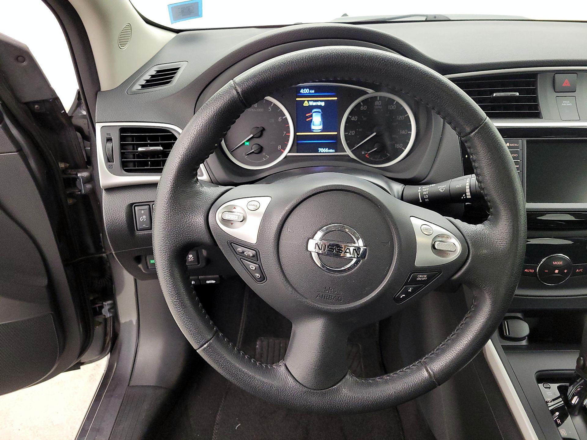Thumbnail: 2019 Nissan Sentra - 10