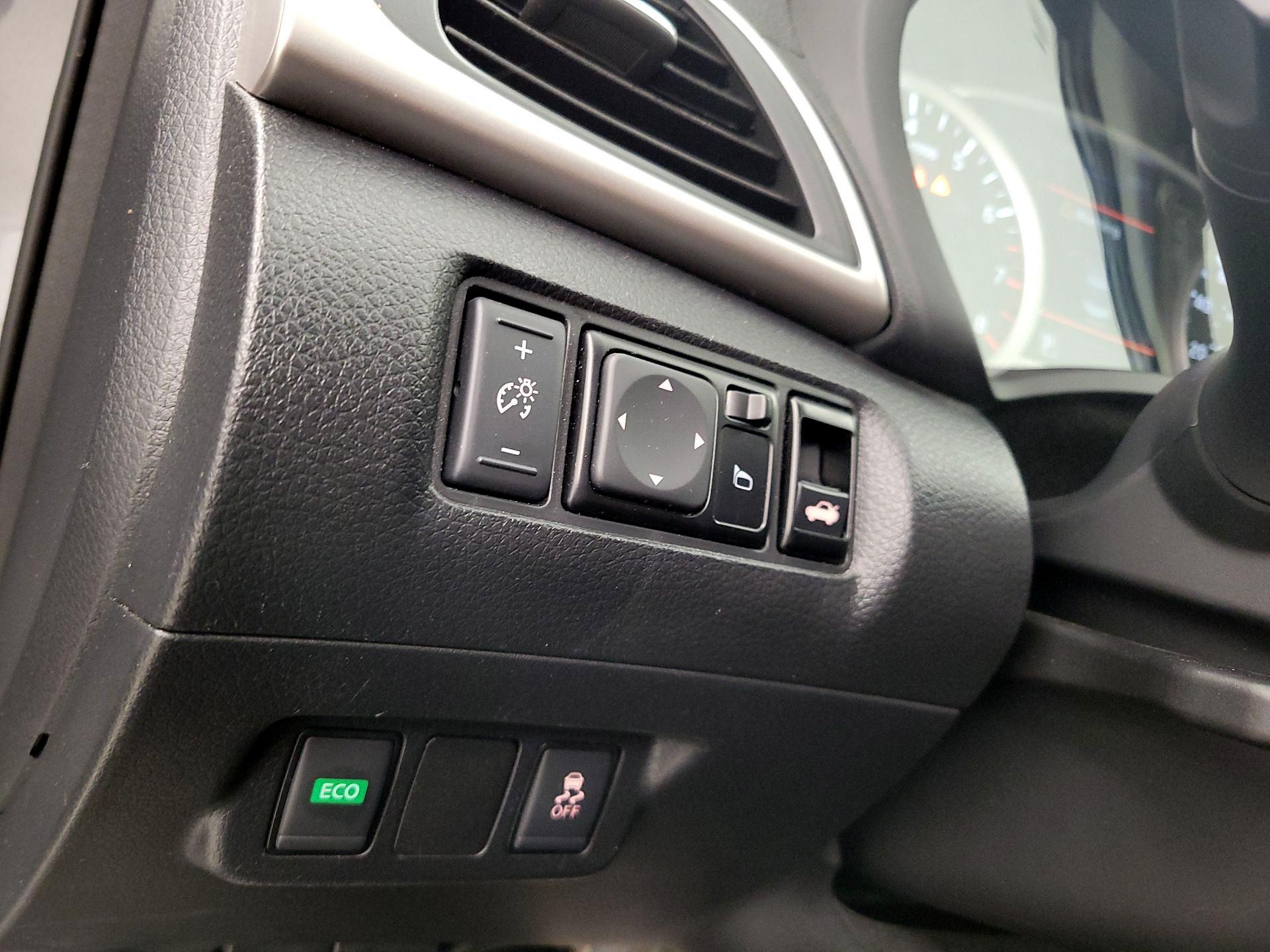 Thumbnail: 2019 Nissan Sentra - 13