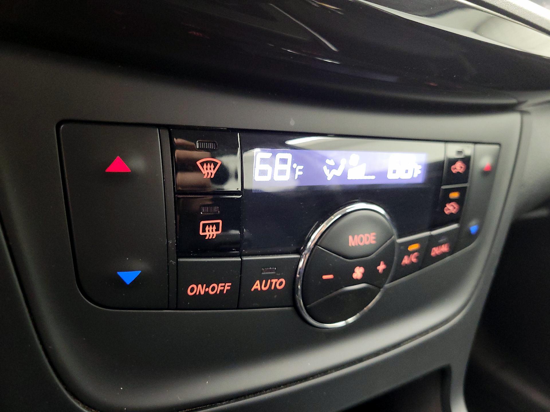 Thumbnail: 2019 Nissan Sentra - 16
