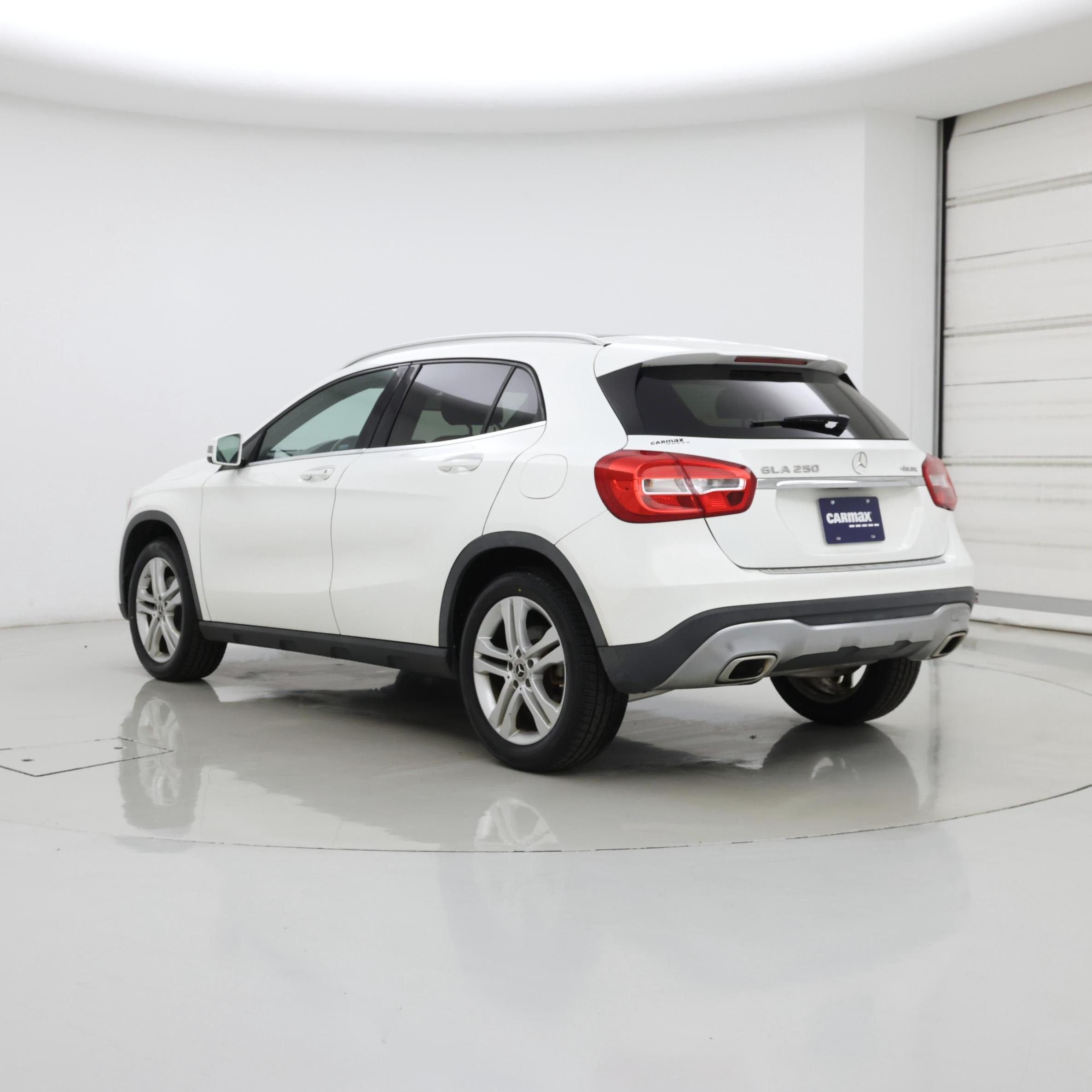 Thumbnail: 2019 Mercedes-Benz GLA - 2