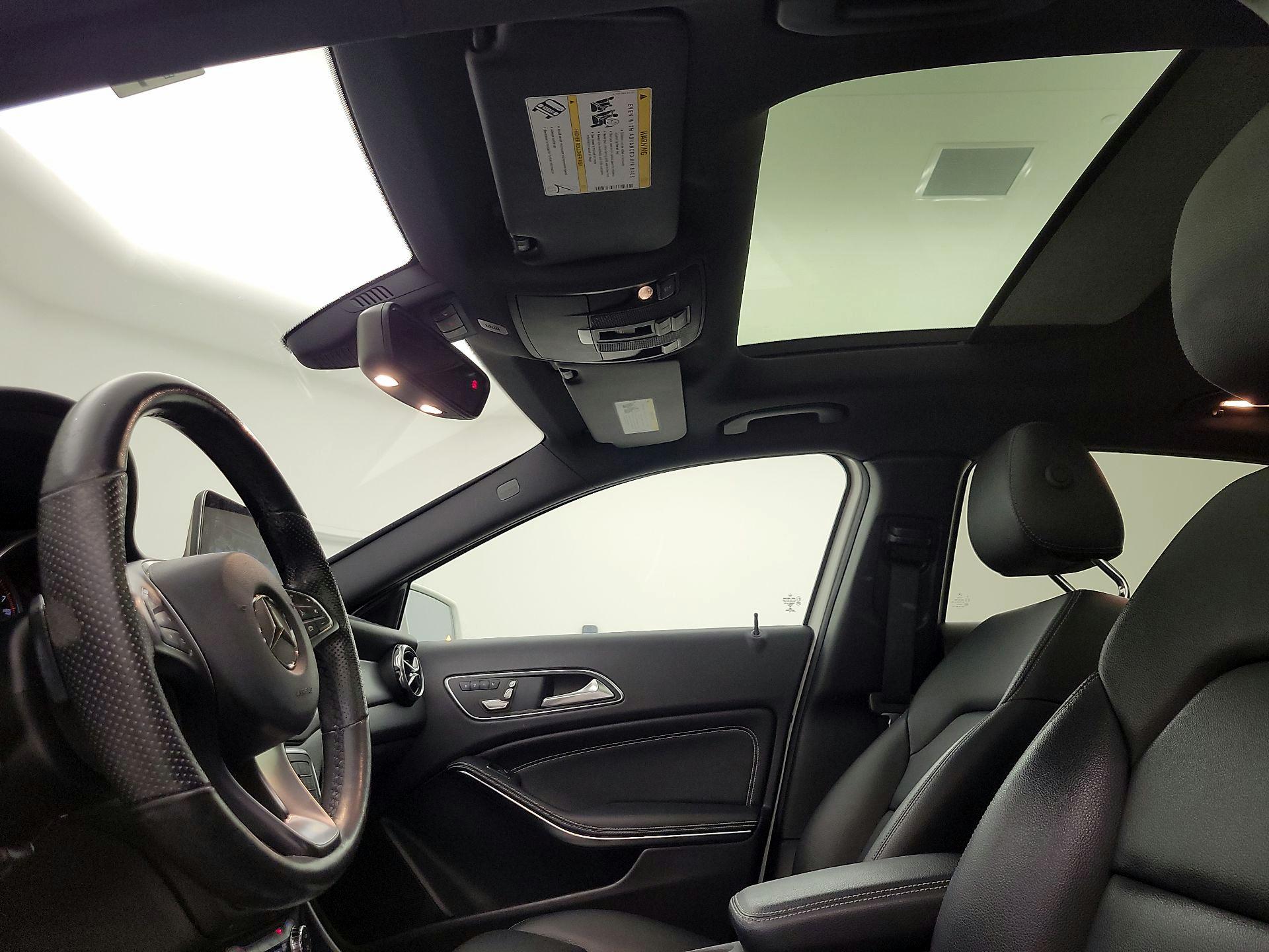 Thumbnail: 2019 Mercedes-Benz GLA - 19