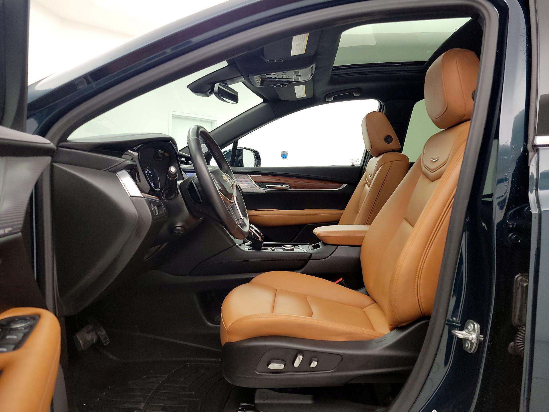 Thumbnail: 2025 Cadillac XT5 - 11