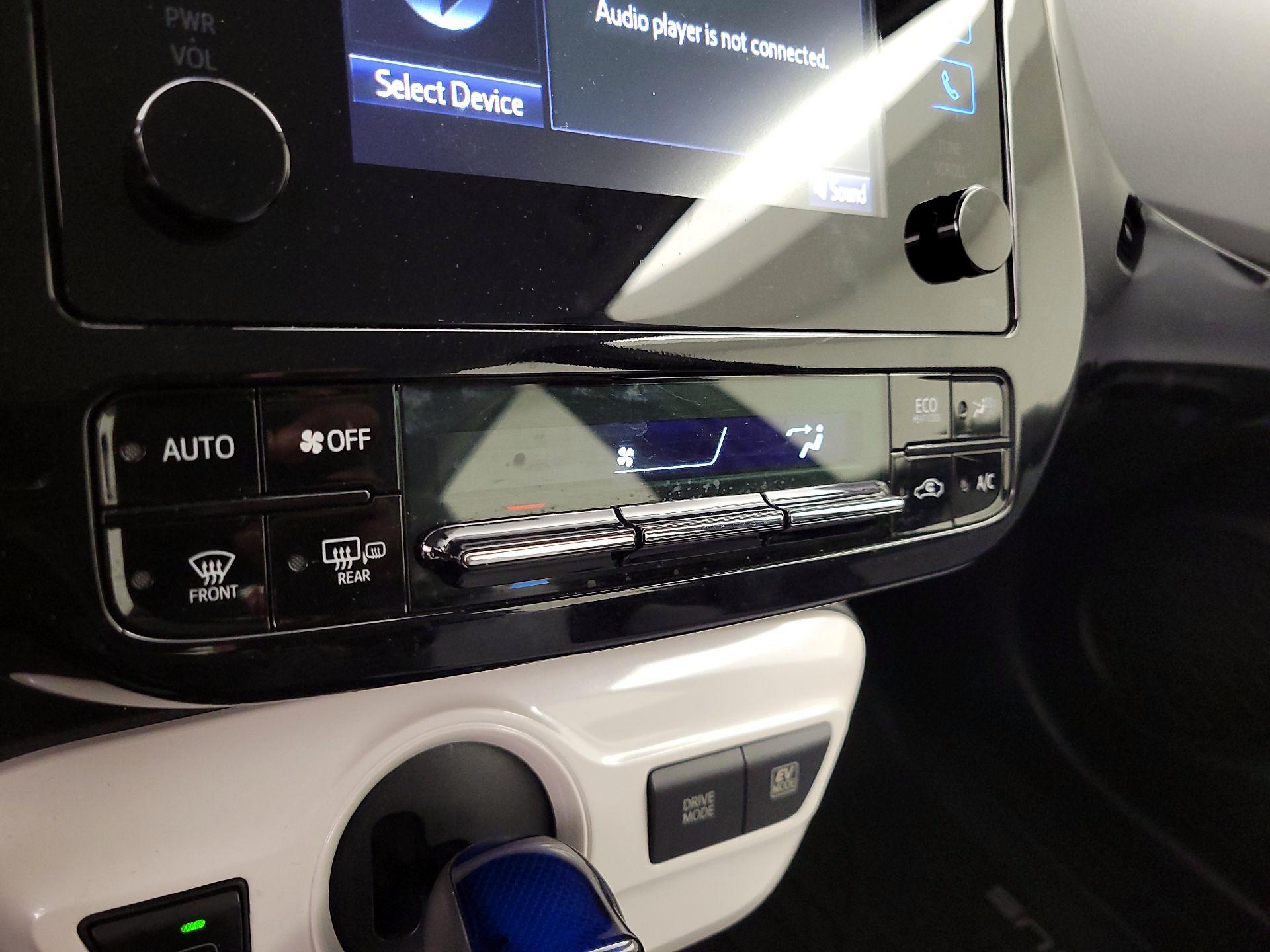 Thumbnail: 2018 Toyota Prius - 16