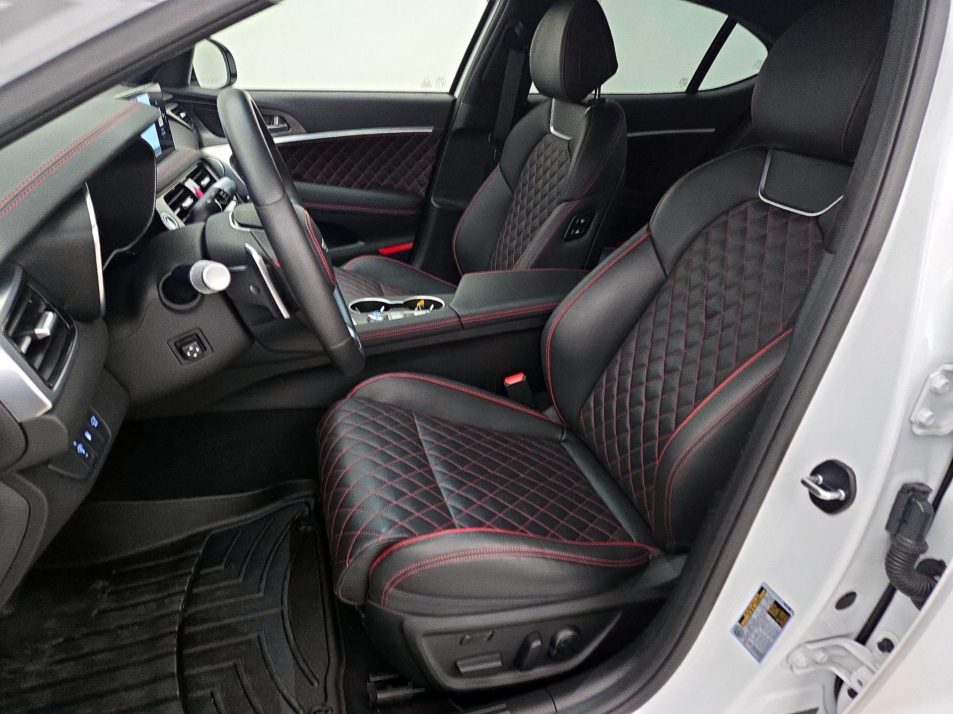 Thumbnail: 2024 Genesis G70 - 11
