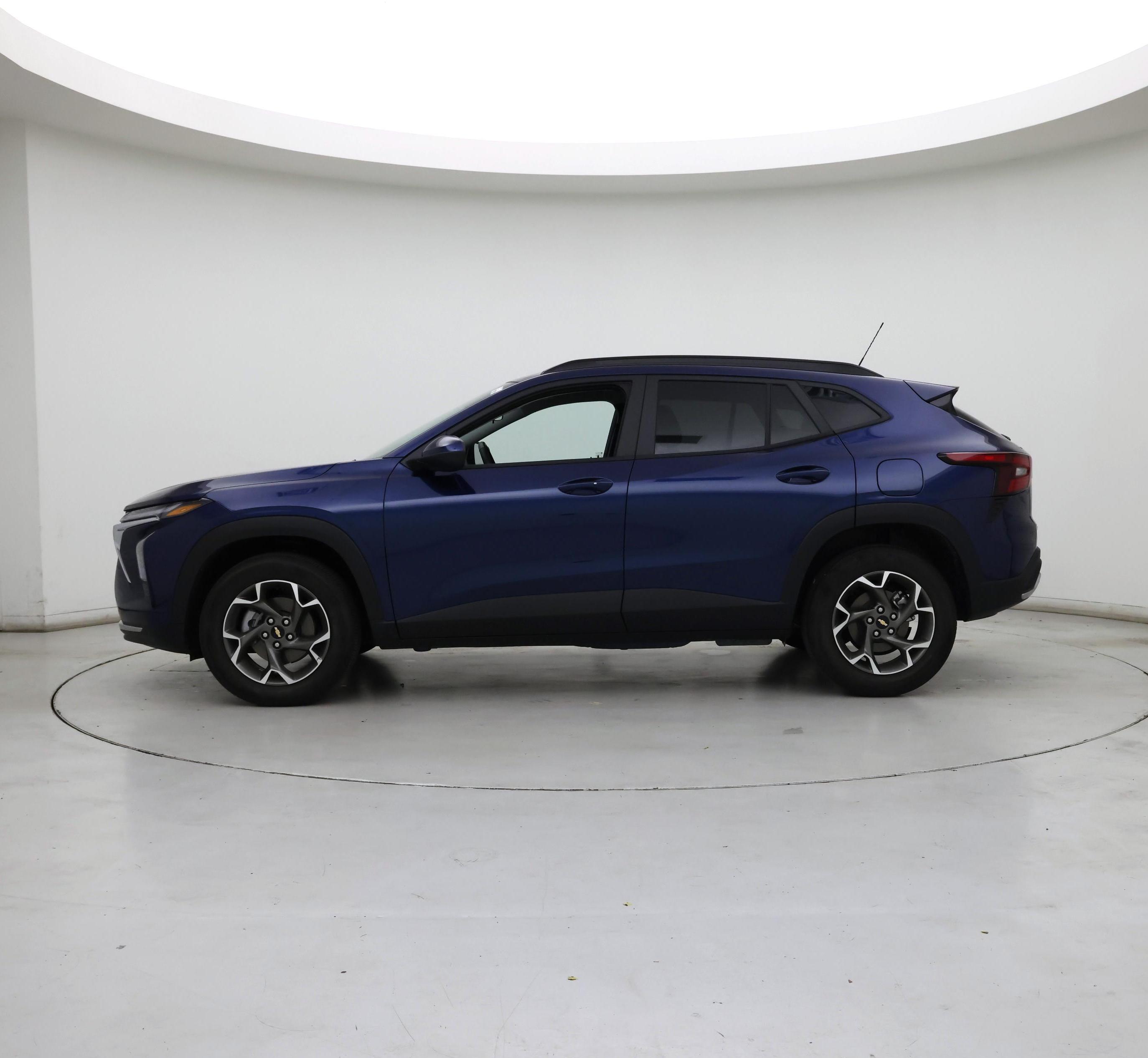 Thumbnail: 2024 Chevrolet Trax - 3