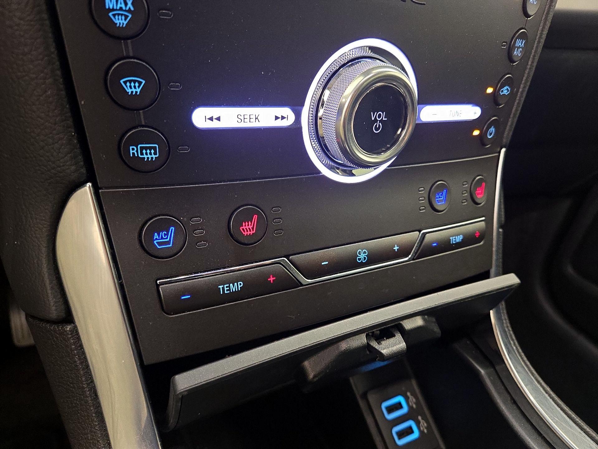 Thumbnail: 2020 Ford Edge - 17