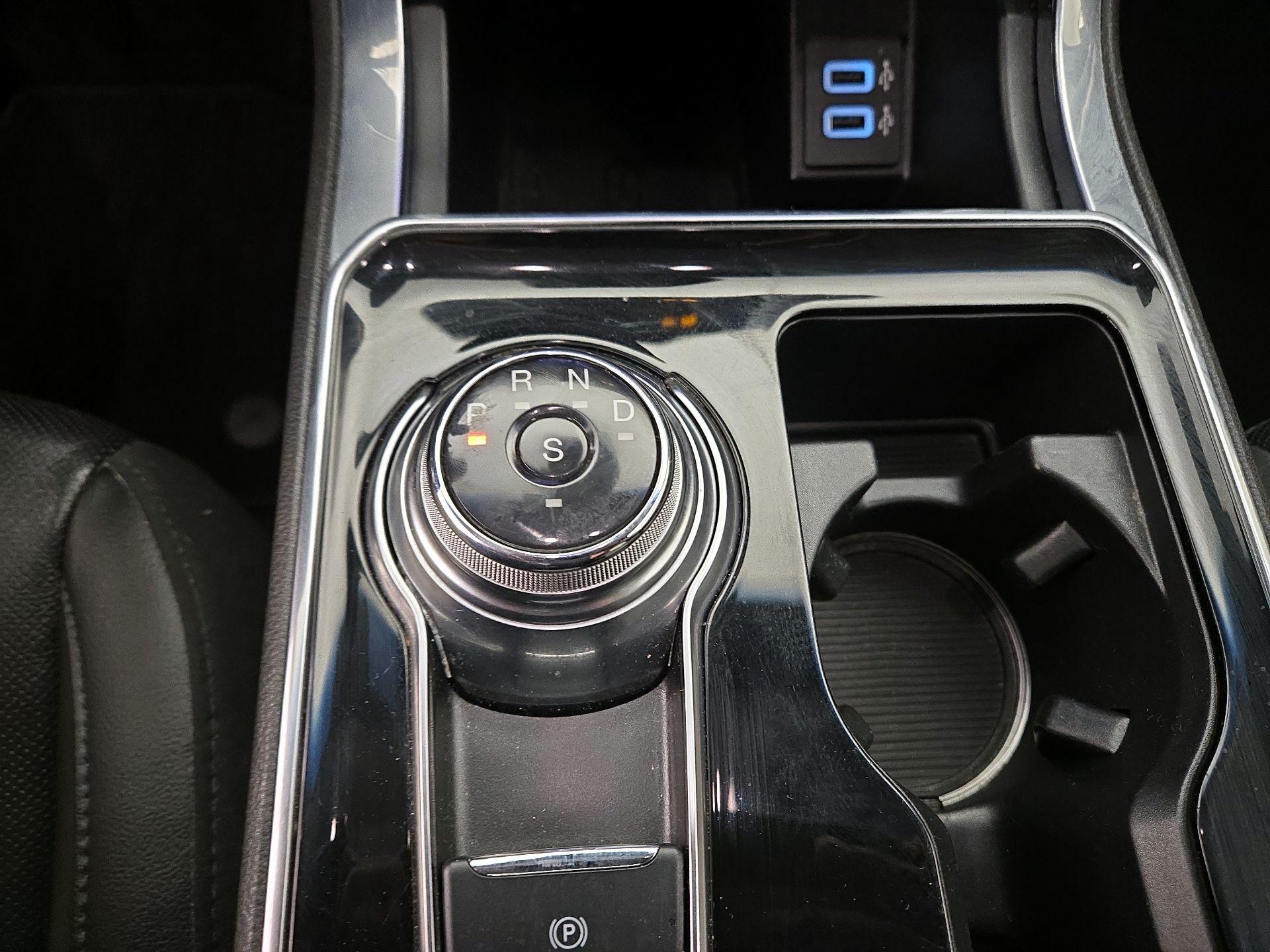 Thumbnail: 2020 Ford Edge - 18