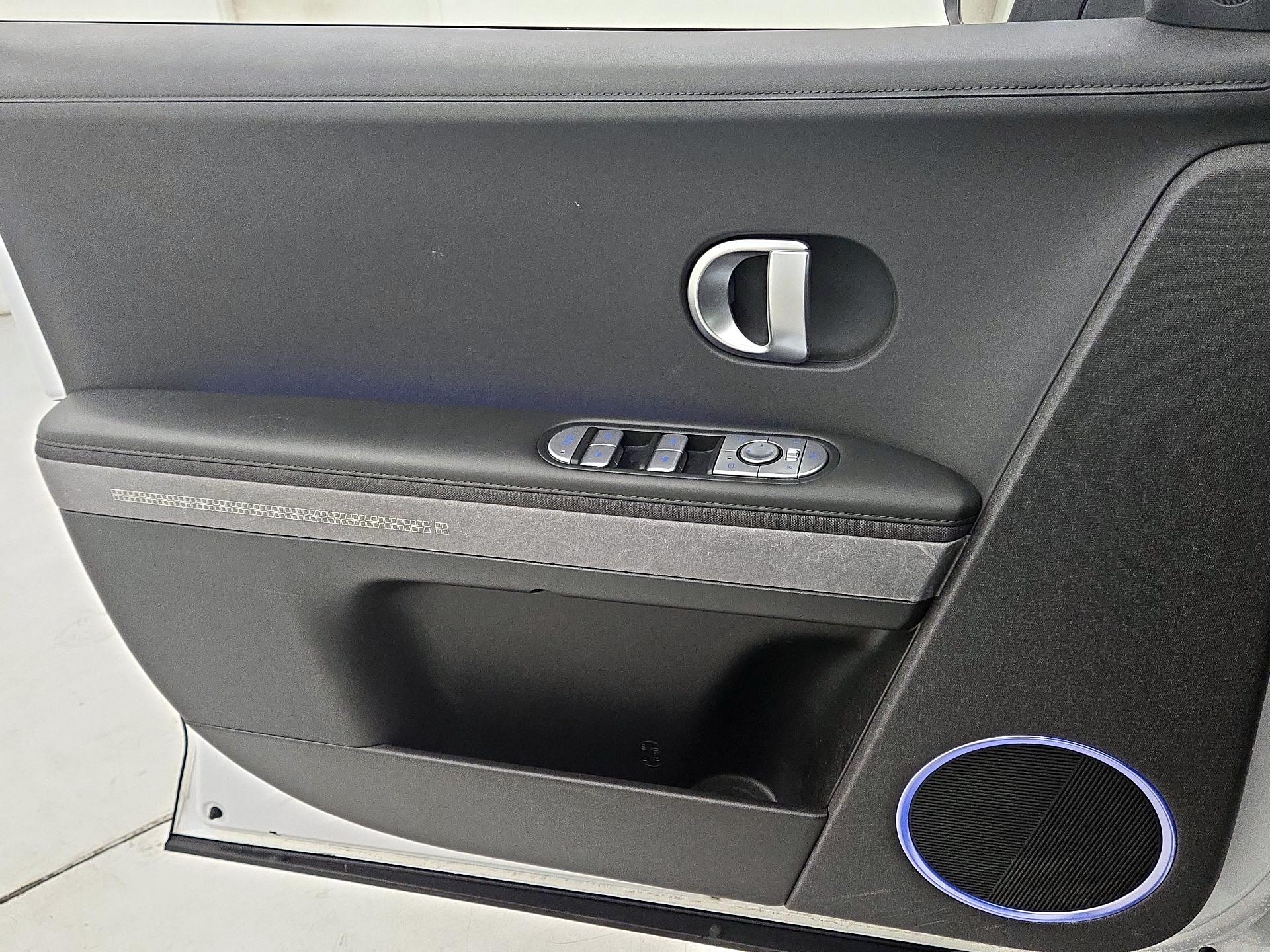 Thumbnail: 2023 Hyundai Ioniq 5 - 12
