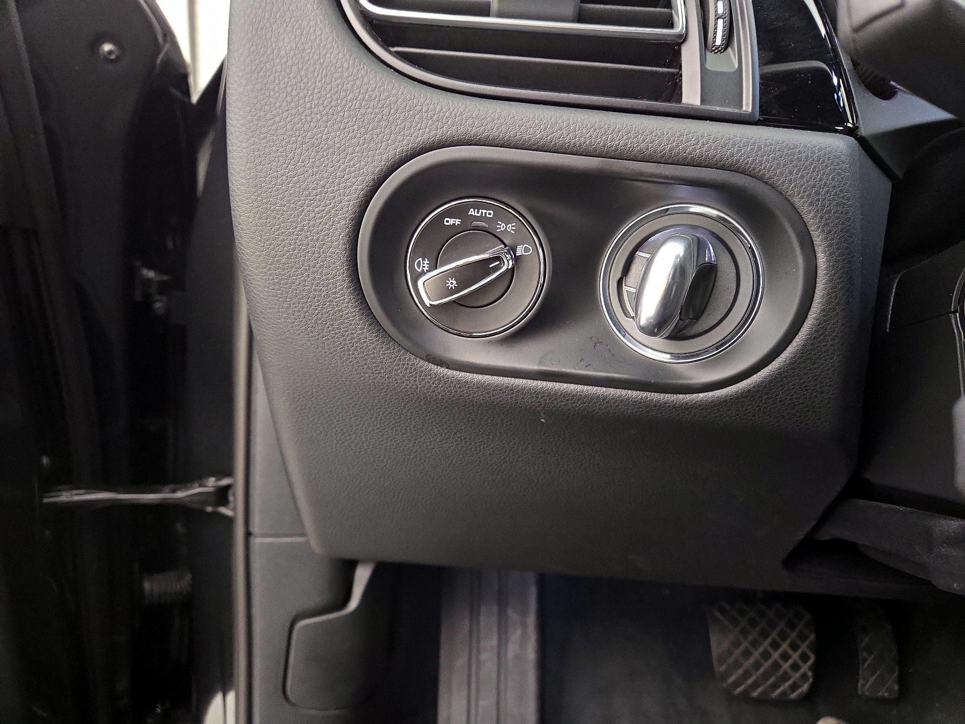 Thumbnail: 2024 Porsche Macan - 13