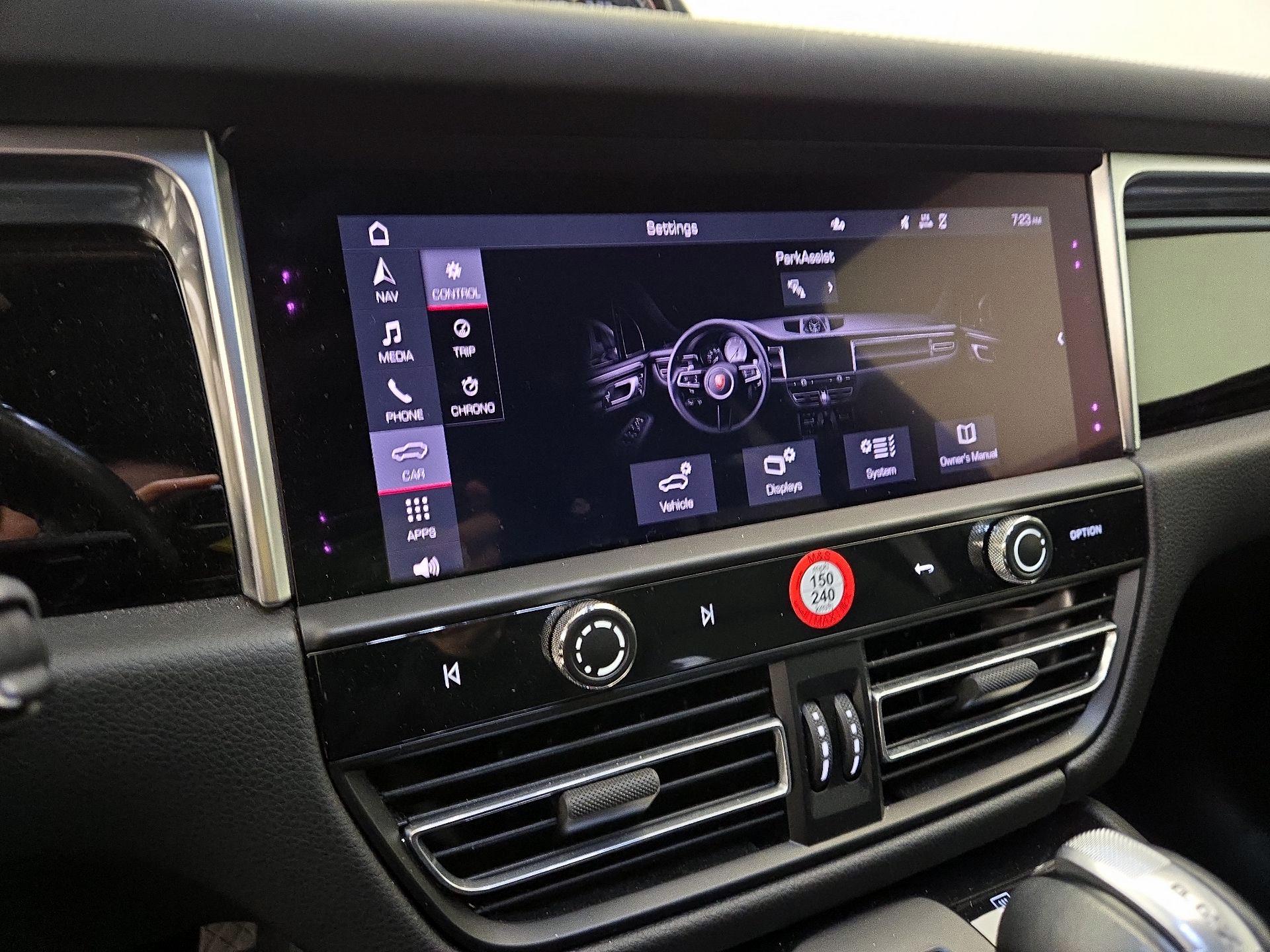 Thumbnail: 2024 Porsche Macan - 15