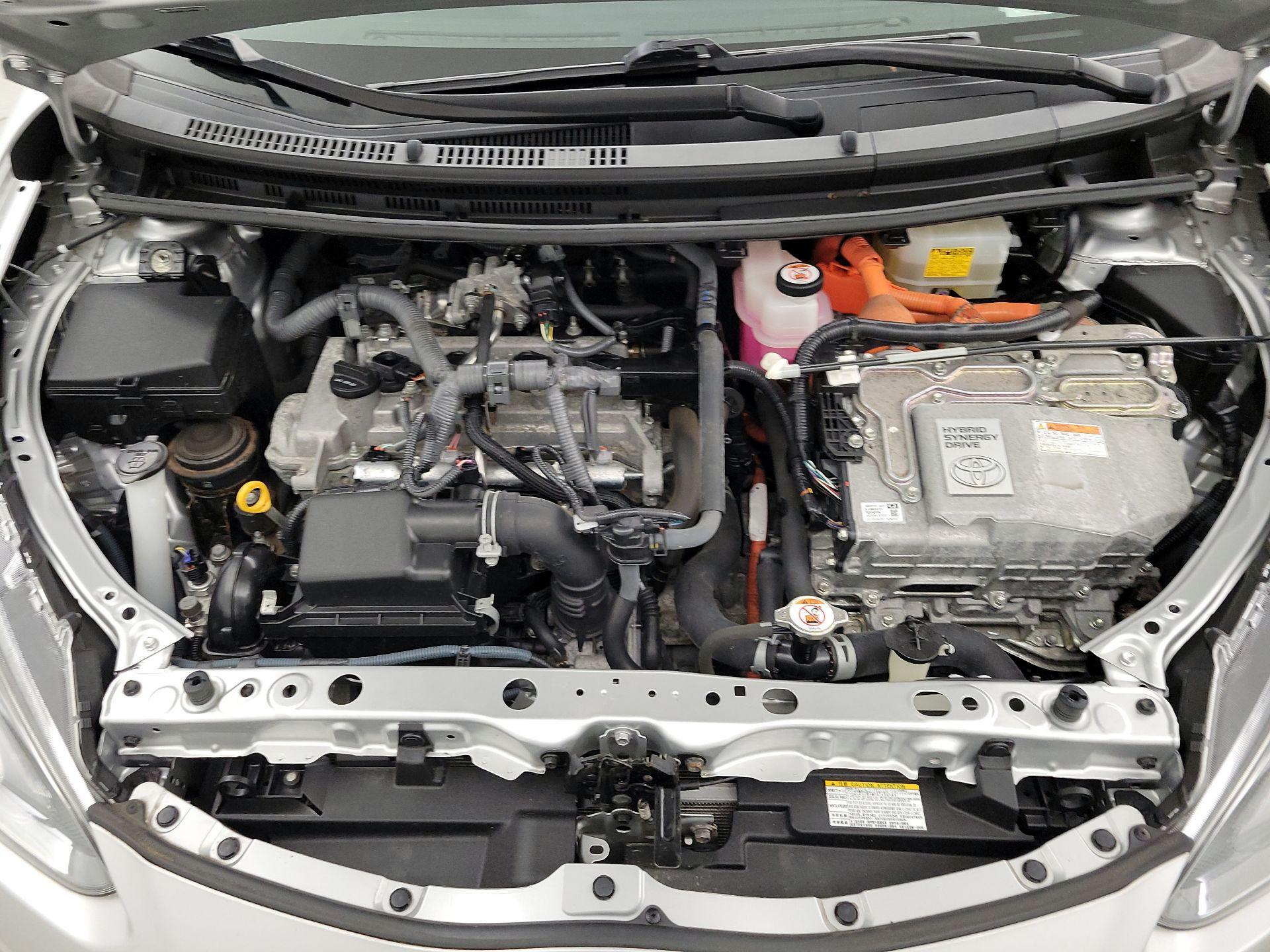 Thumbnail: 2017 Toyota Prius c - 20