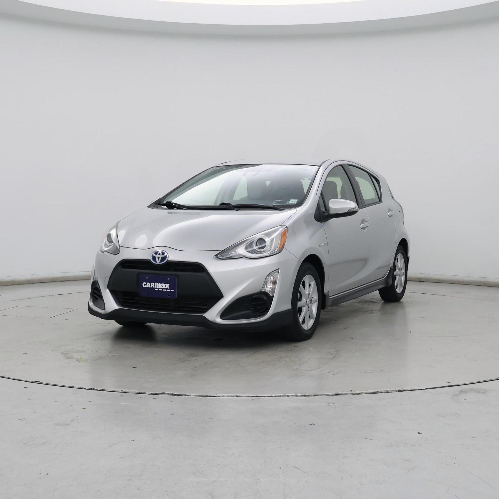 Thumbnail: 2017 Toyota Prius c - 4