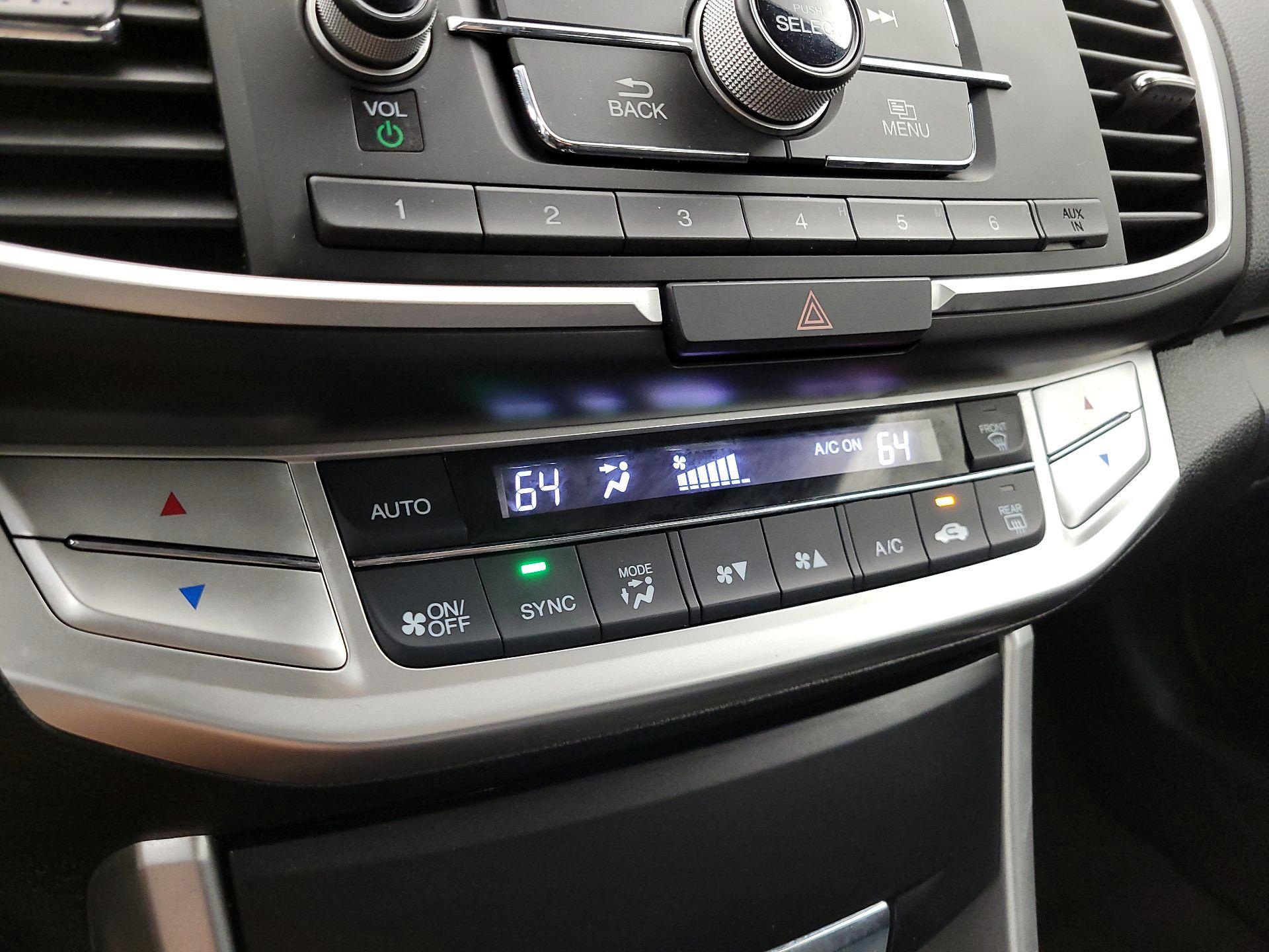 Thumbnail: 2015 Honda Accord - 16