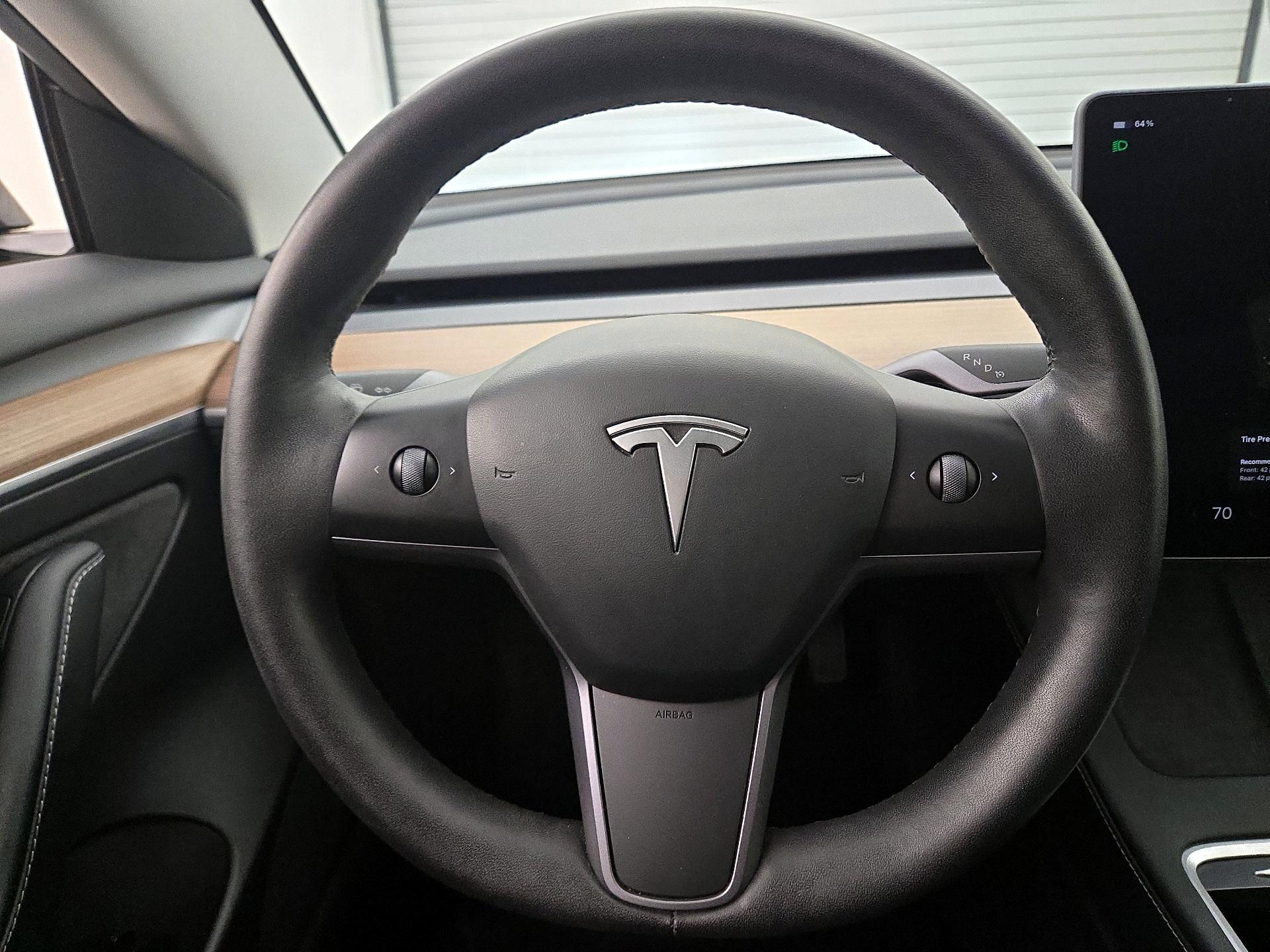 Thumbnail: 2023 Tesla Model 3 - 10