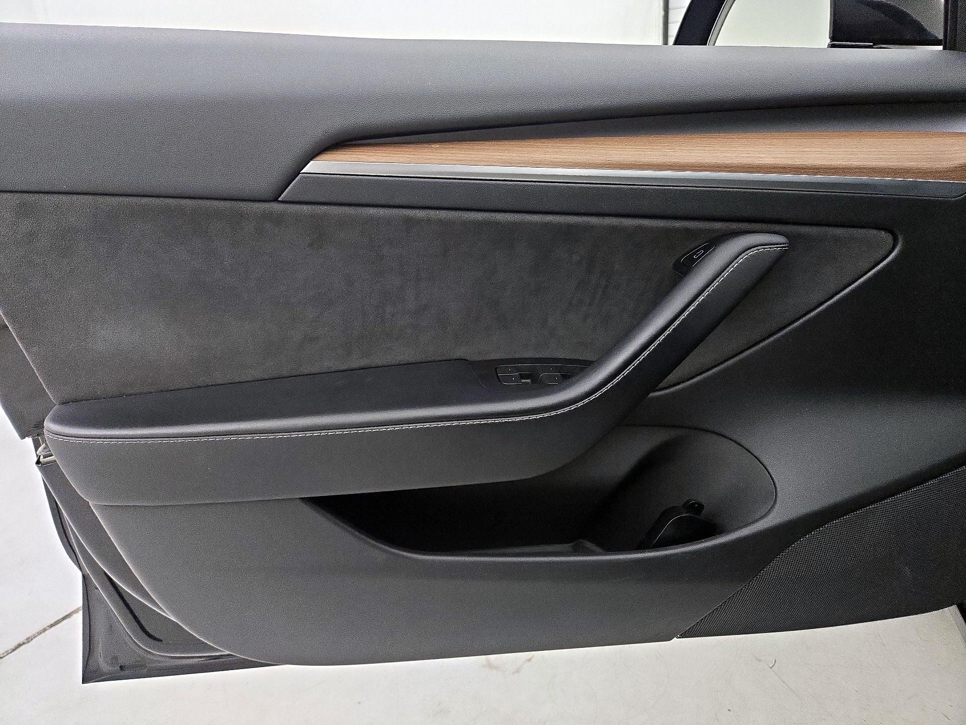 Thumbnail: 2023 Tesla Model 3 - 12