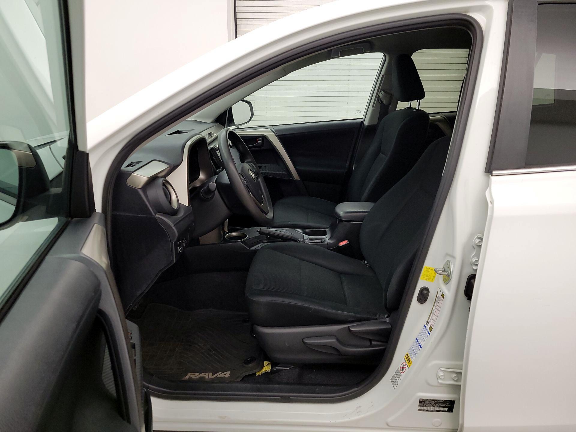 Thumbnail: 2015 Toyota RAV4 - 11