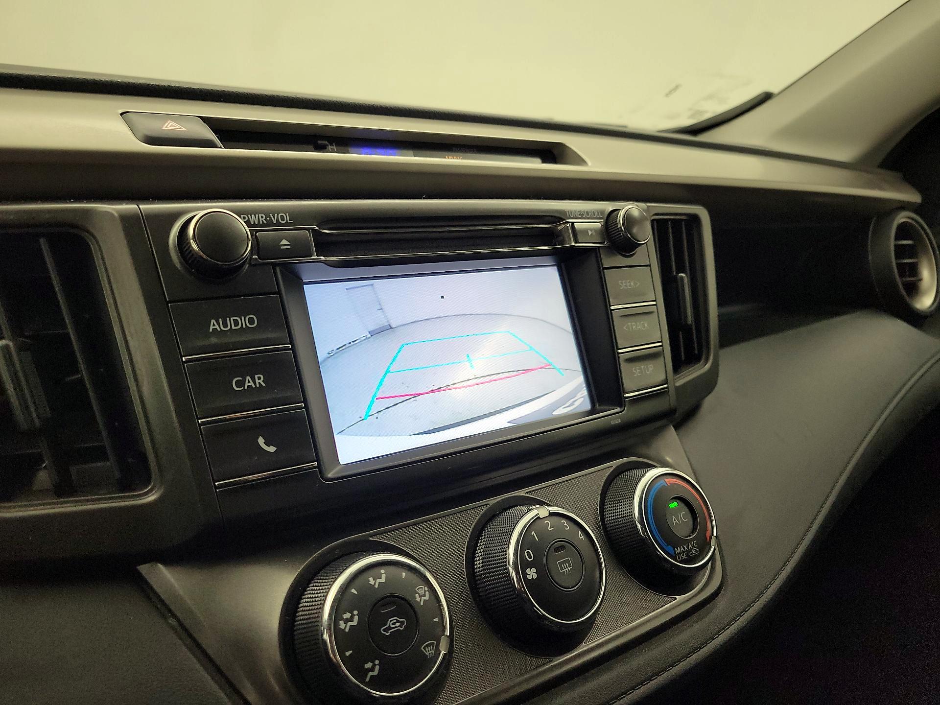 Thumbnail: 2015 Toyota RAV4 - 14