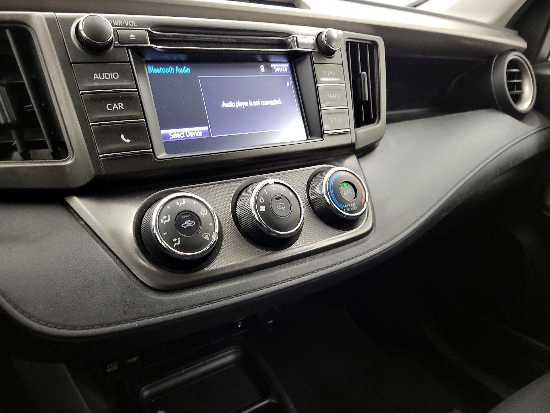 Thumbnail: 2015 Toyota RAV4 - 16