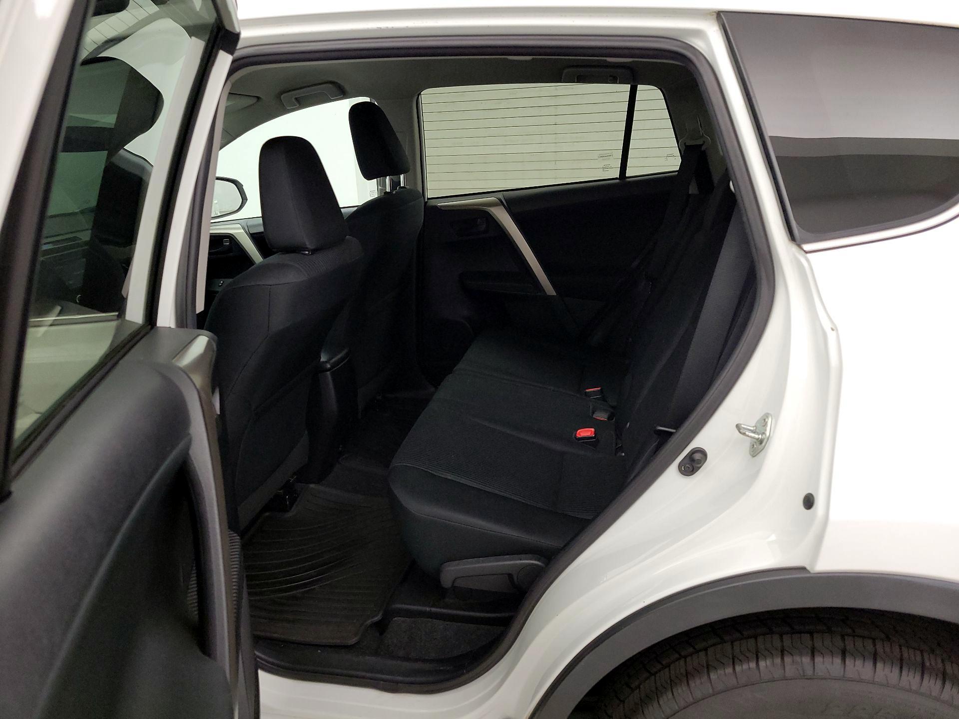 Thumbnail: 2015 Toyota RAV4 - 19