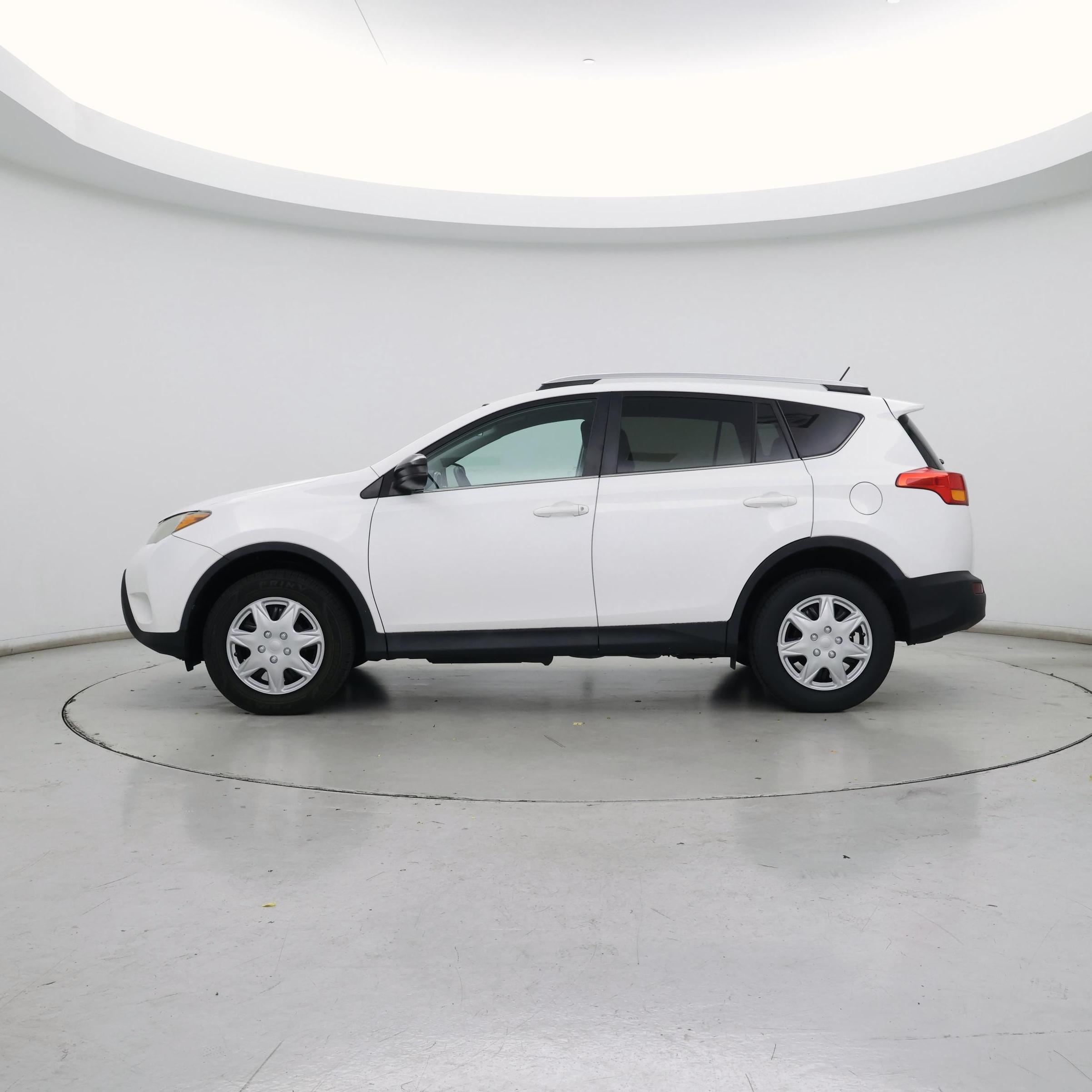 Thumbnail: 2015 Toyota RAV4 - 3