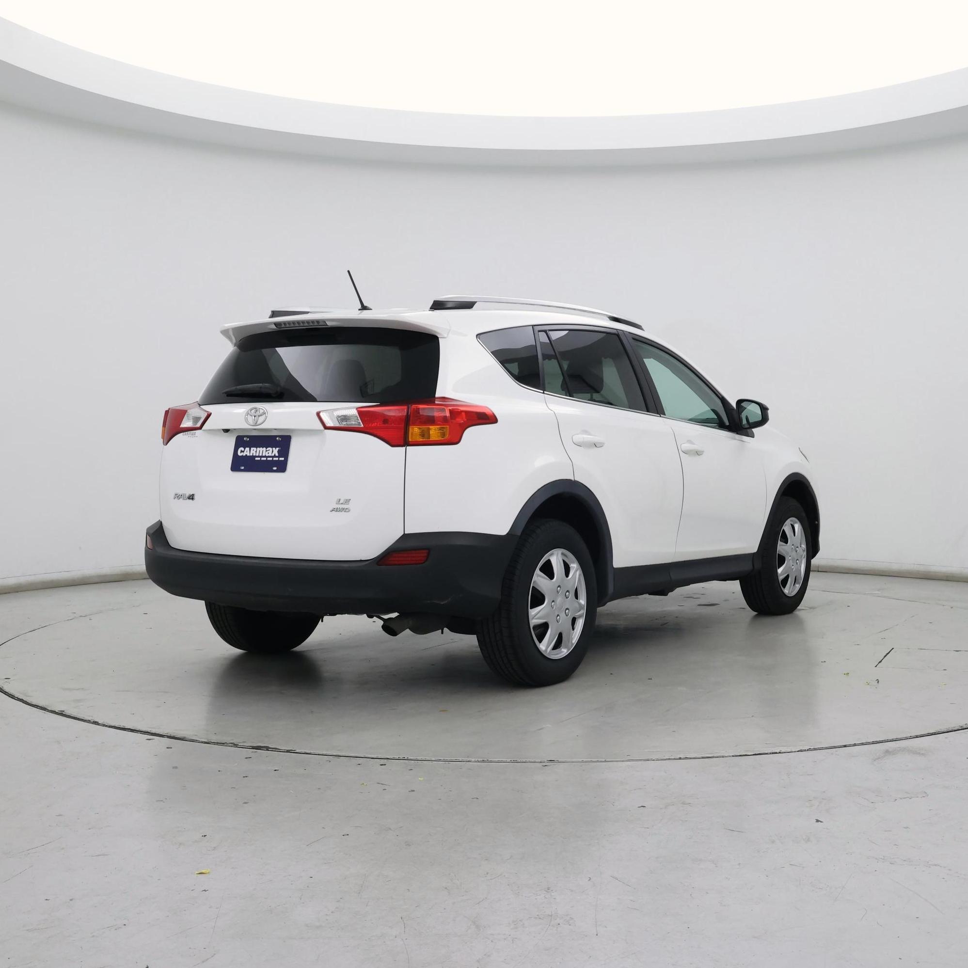 Thumbnail: 2015 Toyota RAV4 - 8