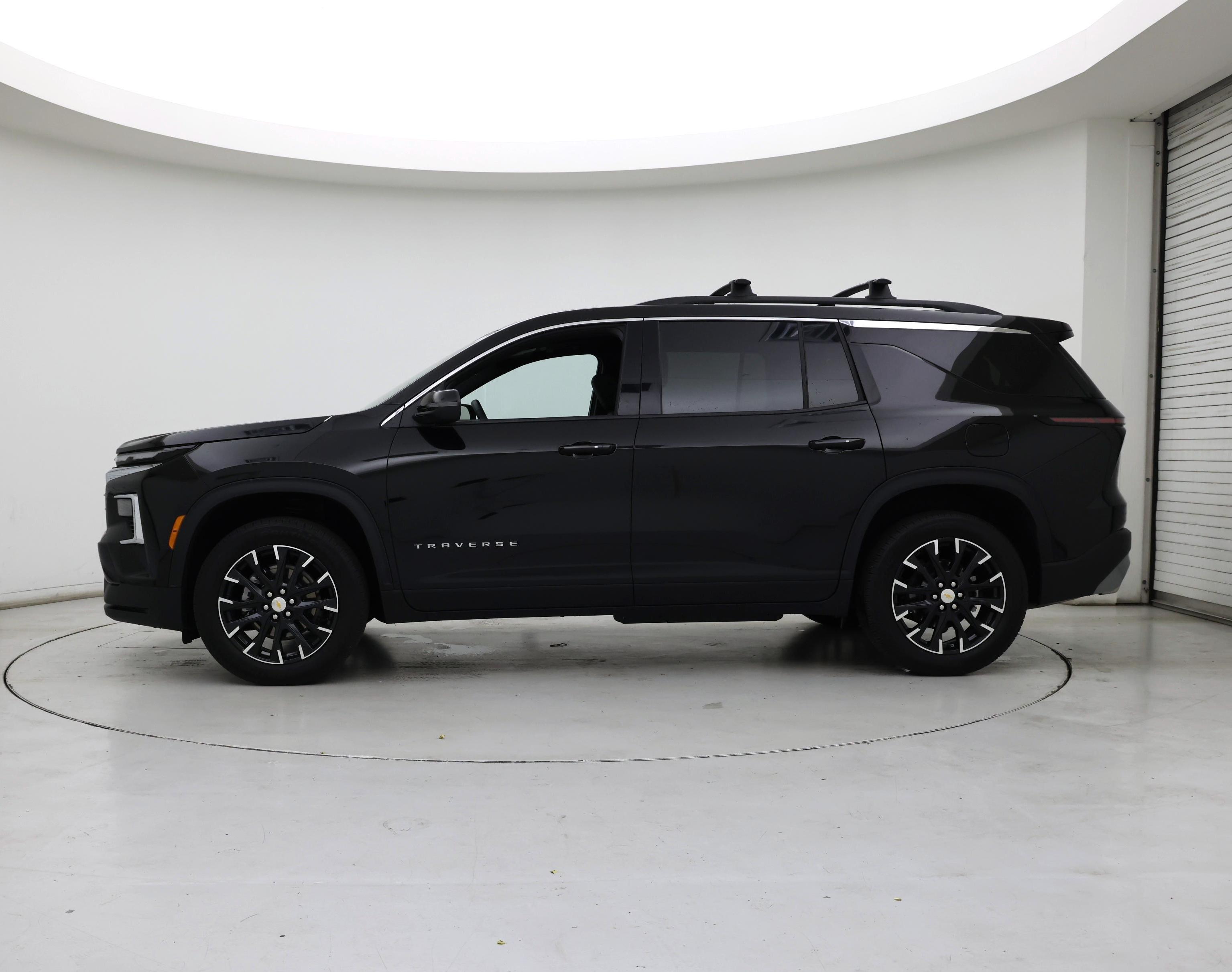 Thumbnail: 2025 Chevrolet Traverse - 3
