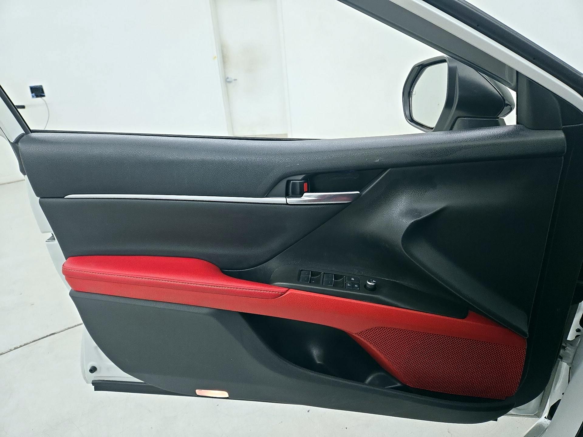 Thumbnail: 2022 Toyota Camry - 12