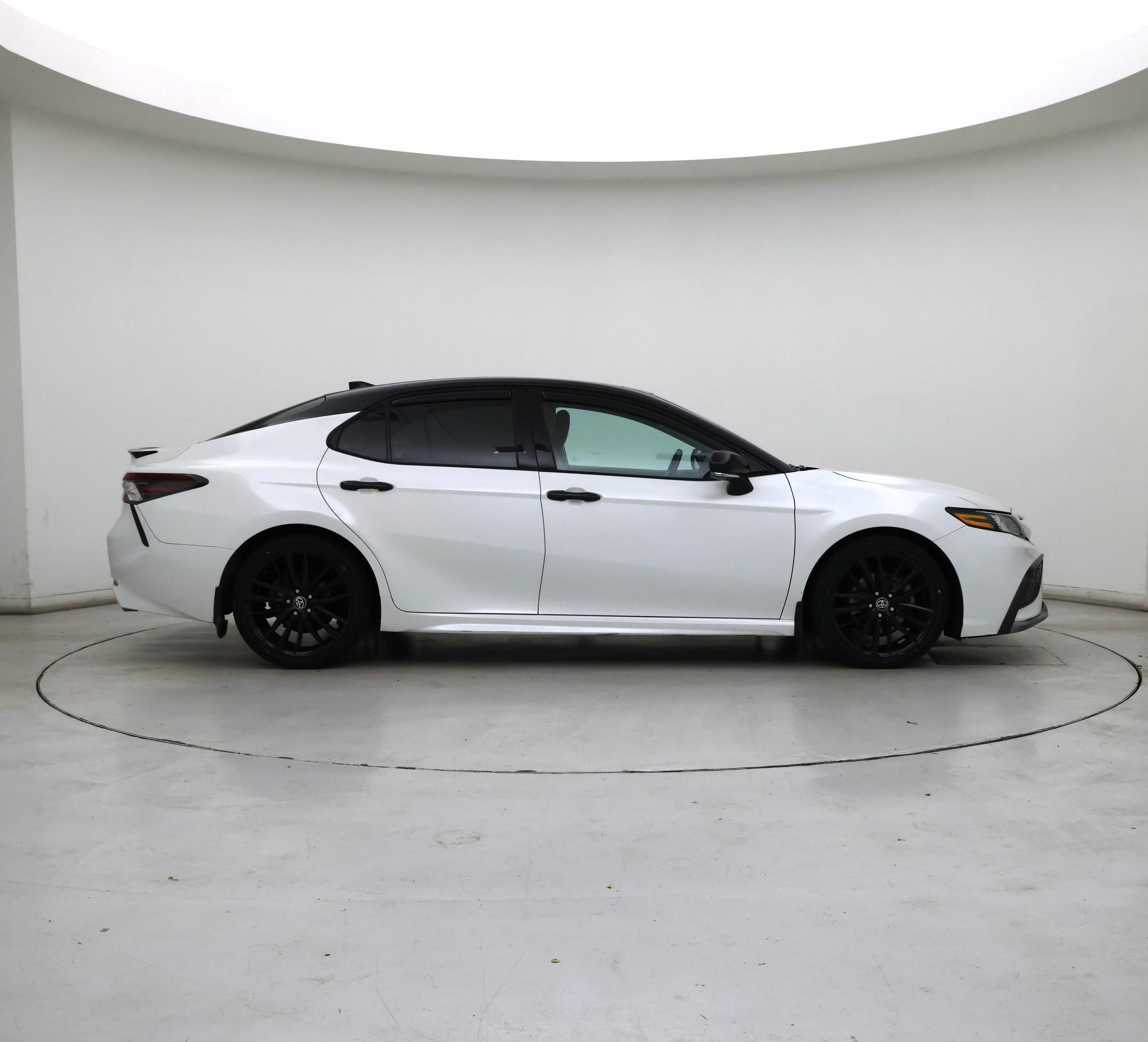 Thumbnail: 2022 Toyota Camry - 7