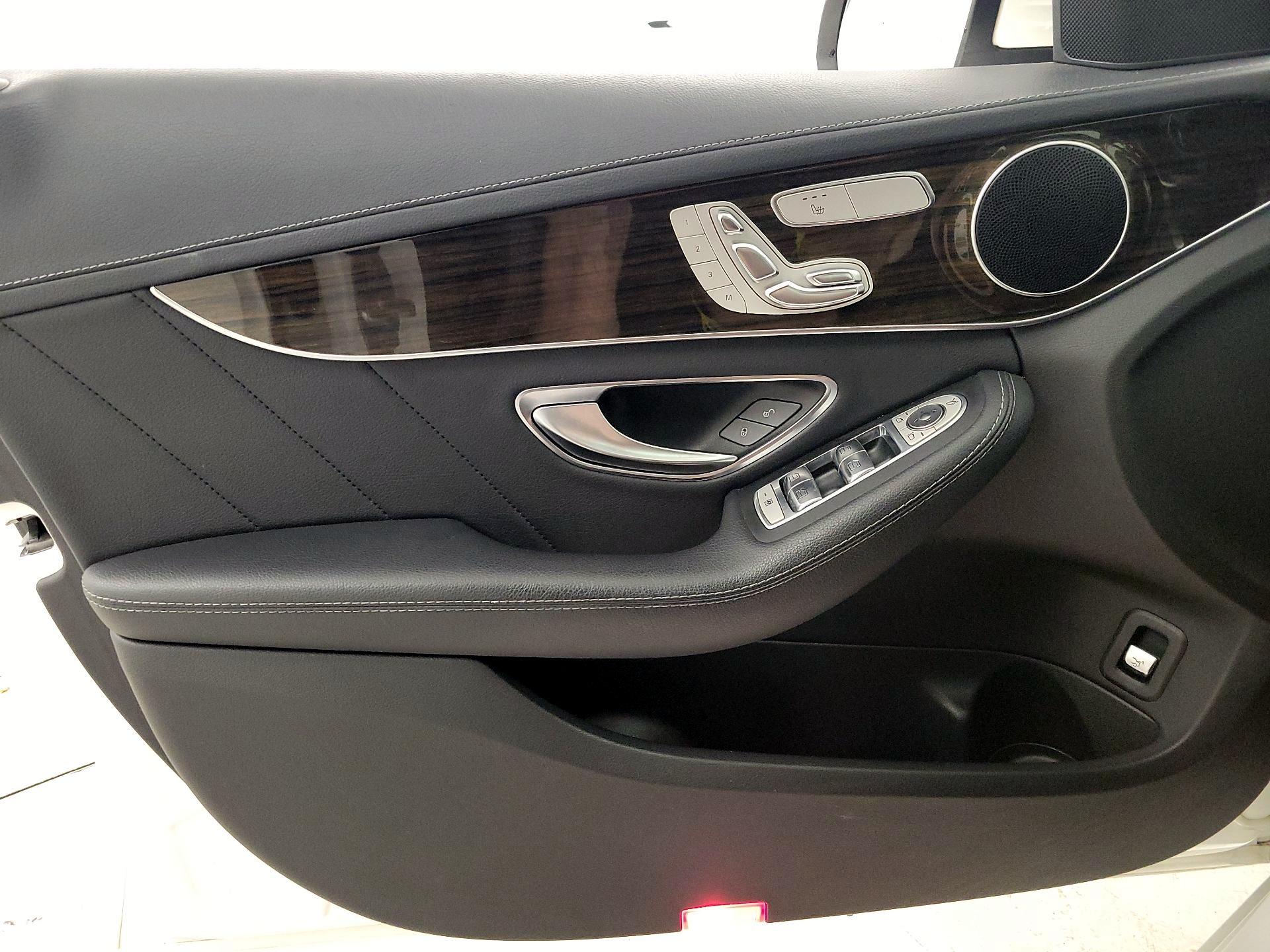 Thumbnail: 2016 Mercedes-Benz C-Class - 12