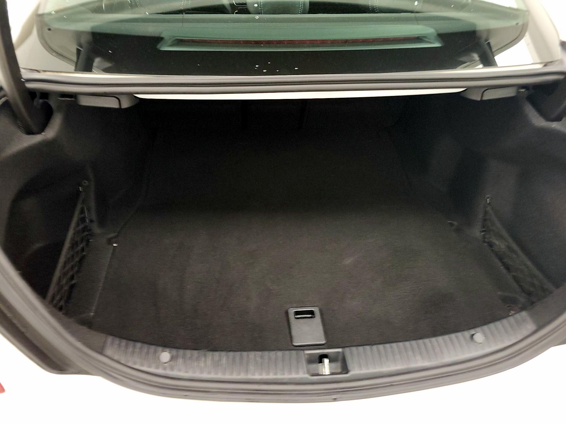 Thumbnail: 2016 Mercedes-Benz C-Class - 20