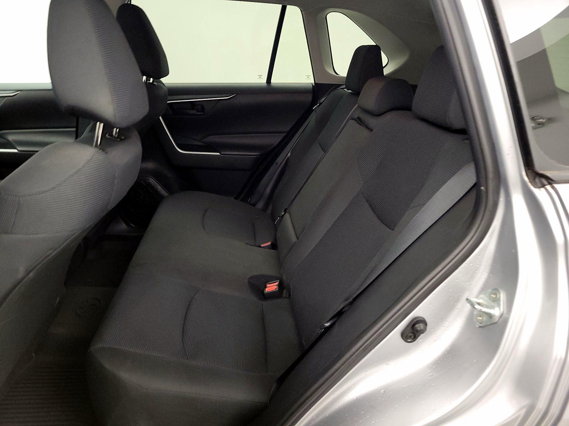 Thumbnail: 2019 Toyota RAV4 - 19