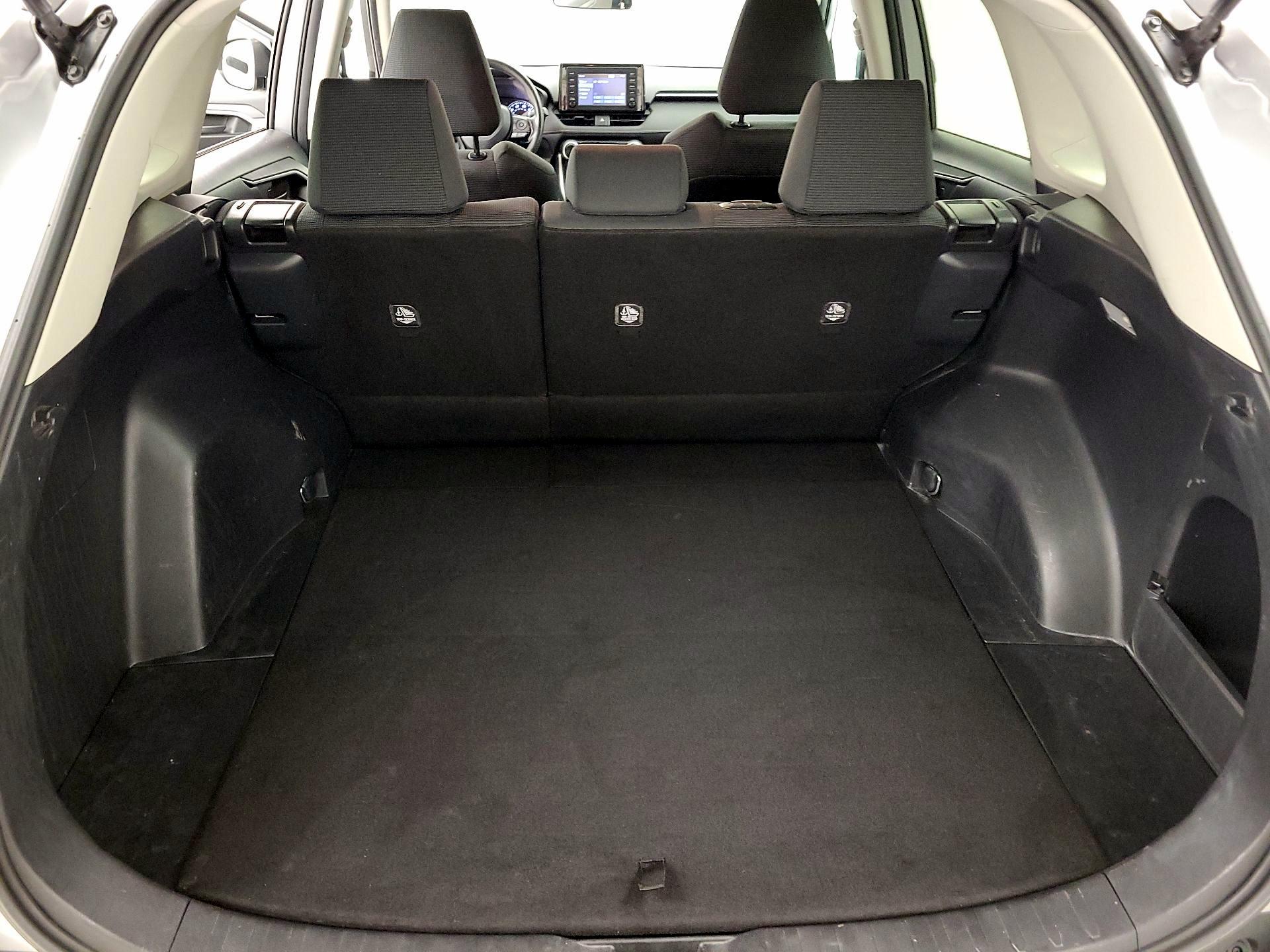 Thumbnail: 2019 Toyota RAV4 - 20