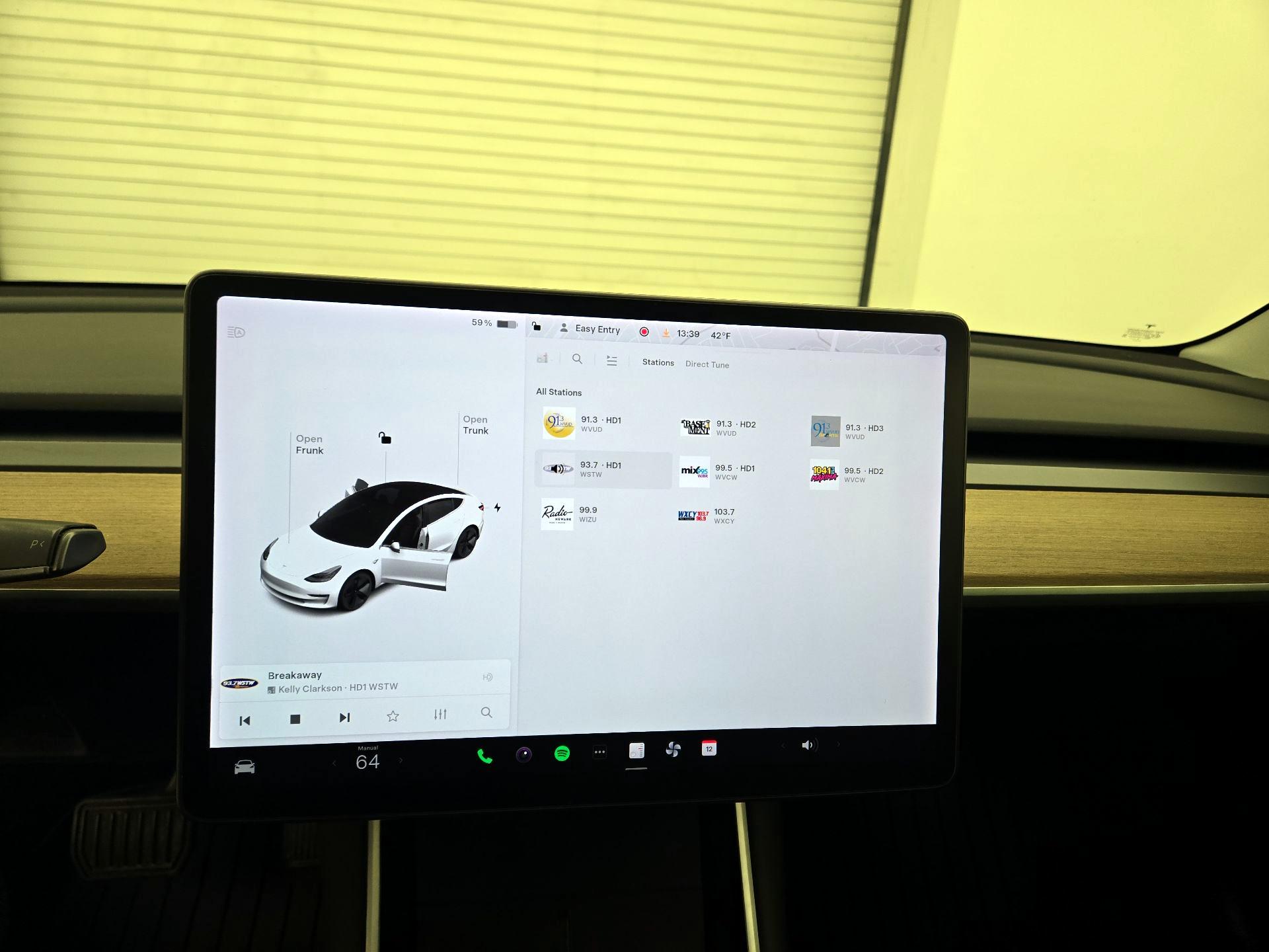 Thumbnail: 2020 Tesla Model 3 - 15