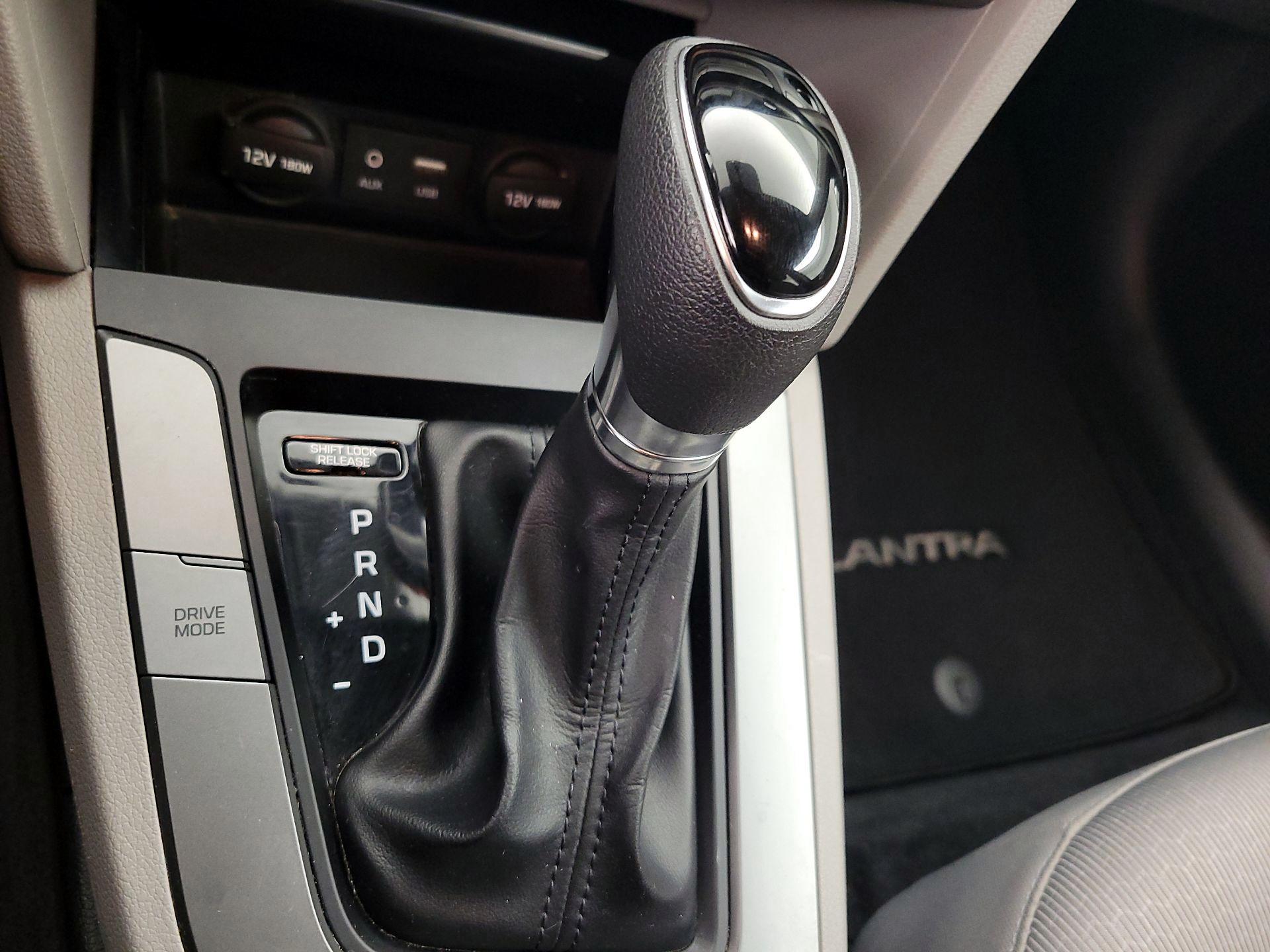 Thumbnail: 2017 Hyundai Elantra - 17