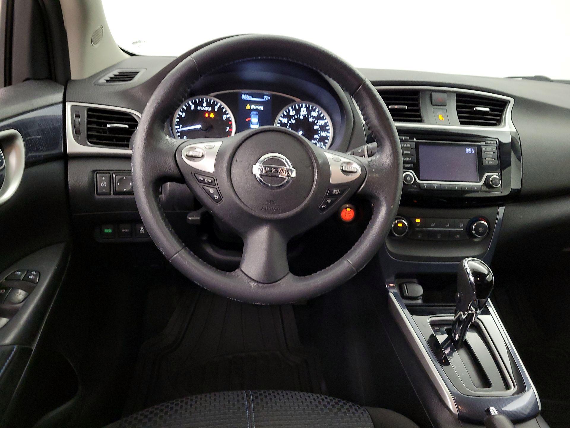 Thumbnail: 2016 Nissan Sentra - 10