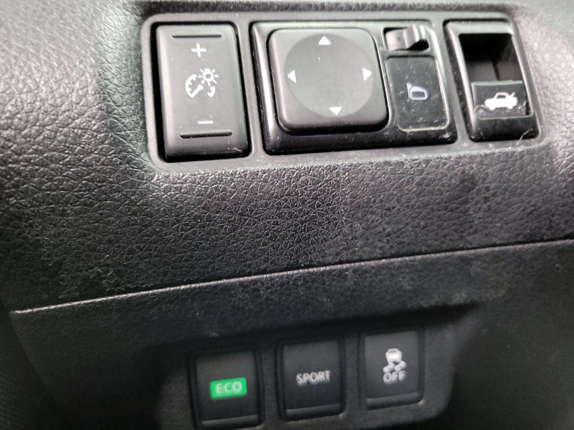 Thumbnail: 2016 Nissan Sentra - 13