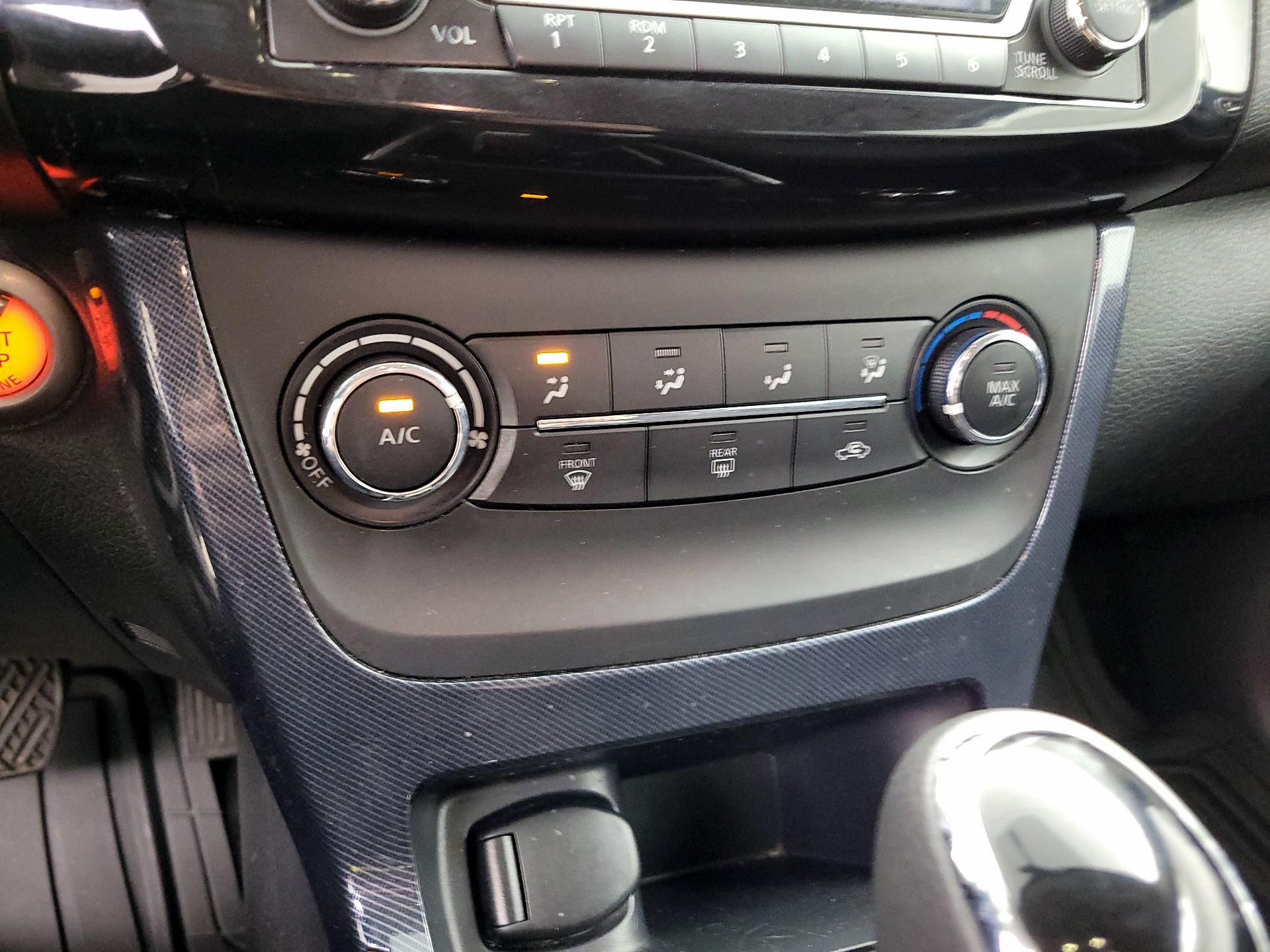 Thumbnail: 2016 Nissan Sentra - 16