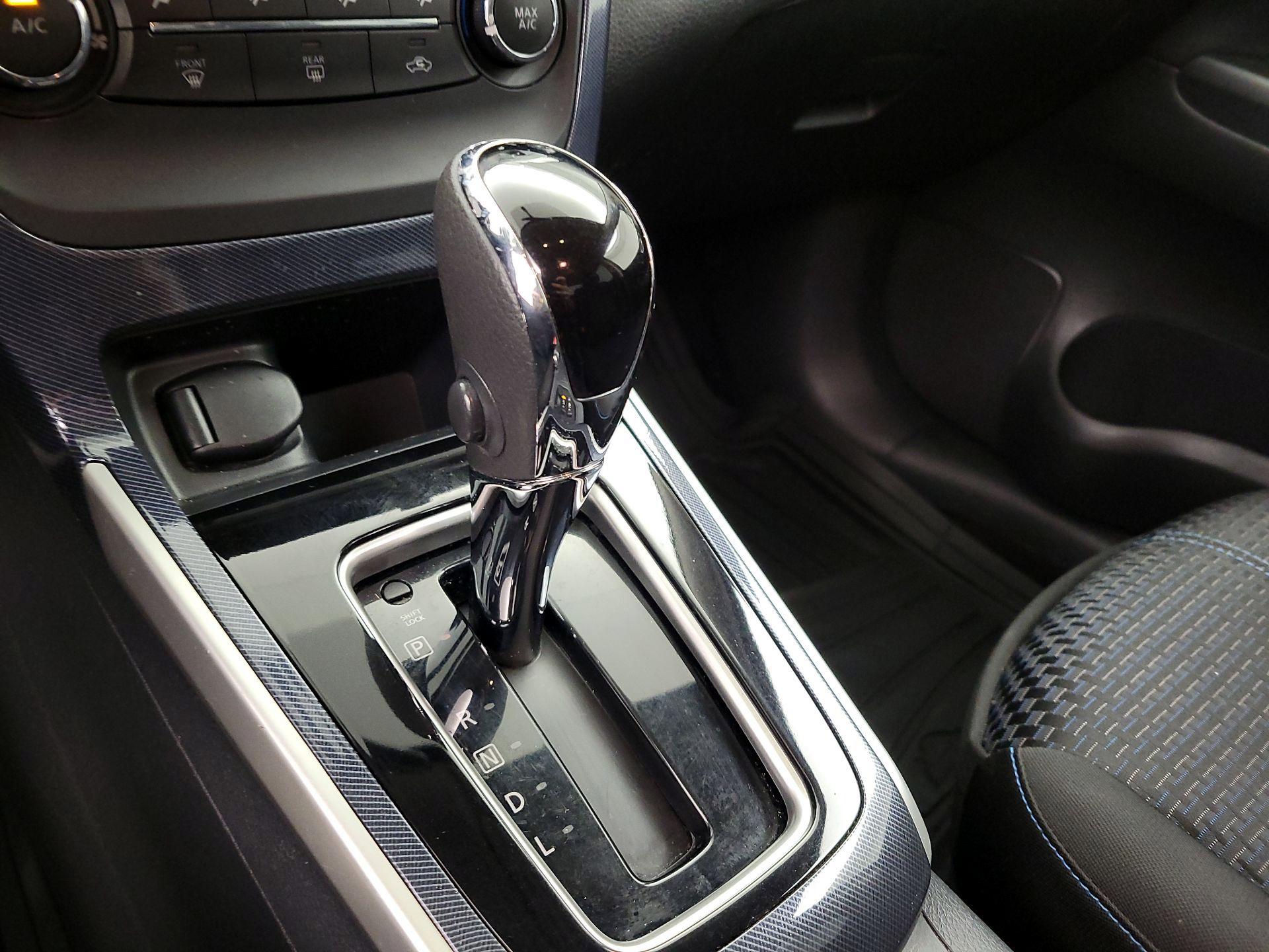 Thumbnail: 2016 Nissan Sentra - 17