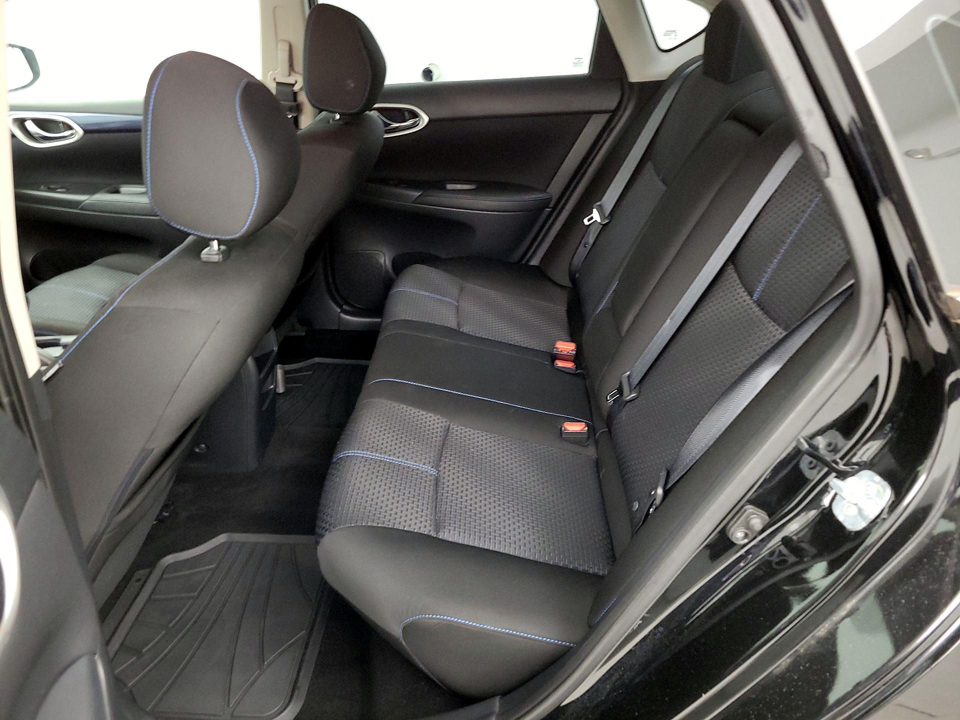 Thumbnail: 2016 Nissan Sentra - 19