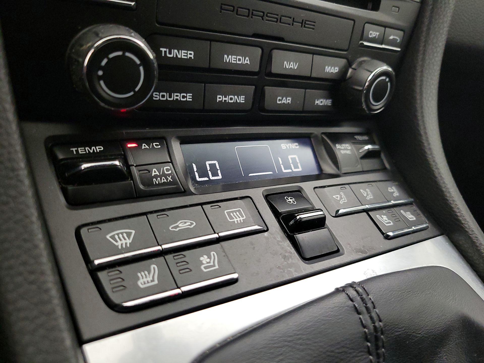 Thumbnail: 2019 Porsche 718 Cayman - 17