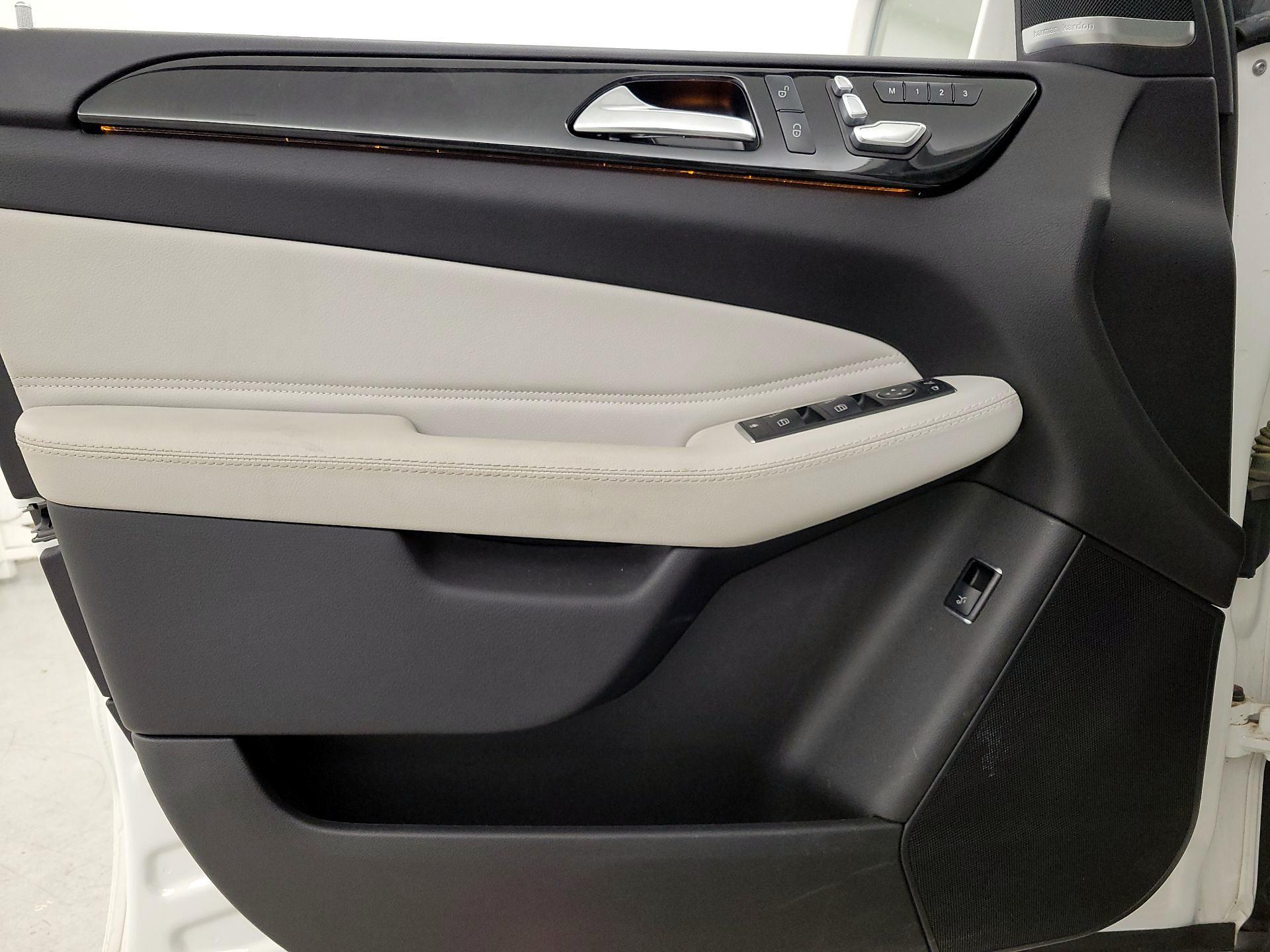 Thumbnail: 2017 Mercedes-Benz GLS - 12