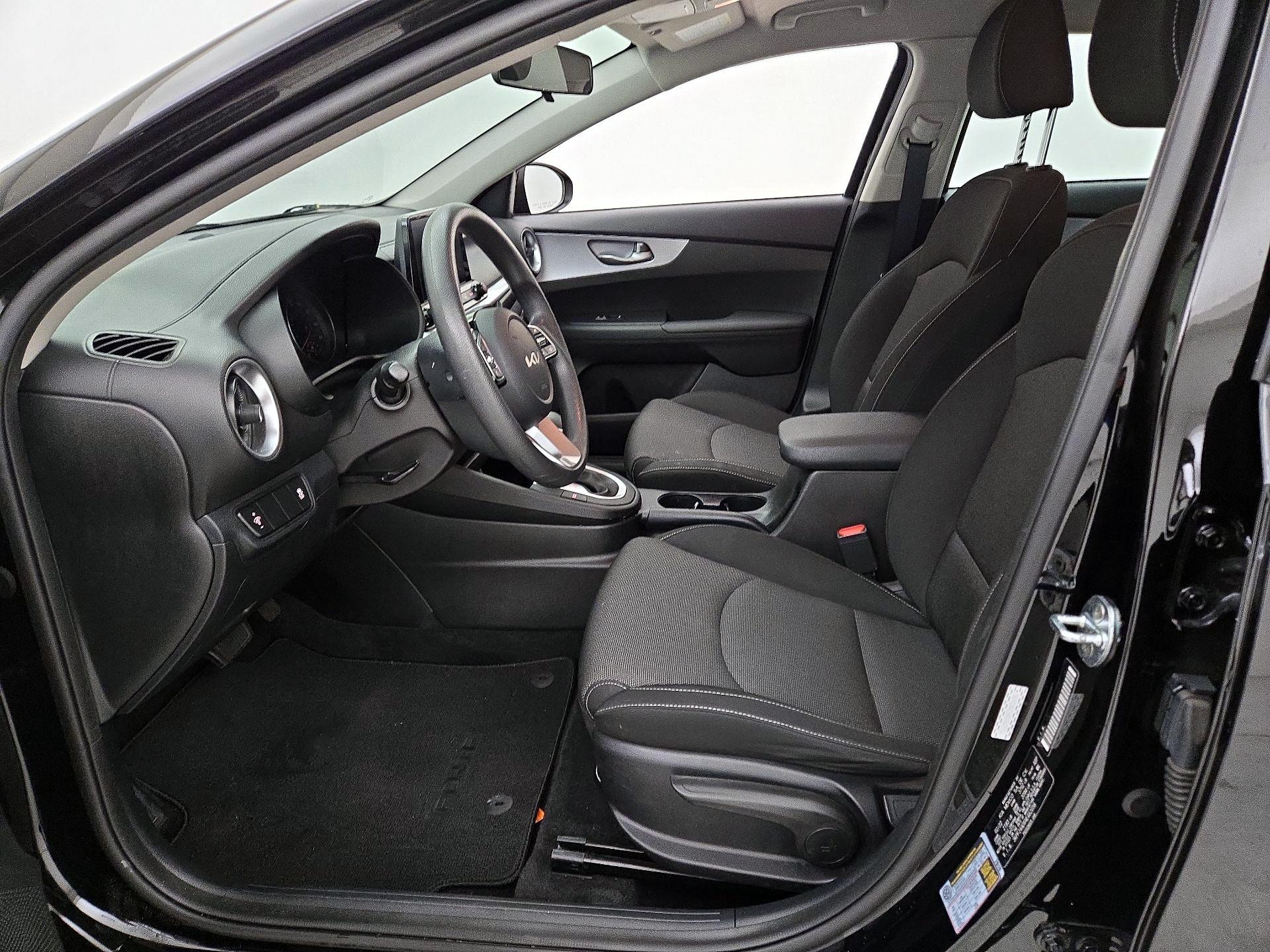 Thumbnail: 2022 Kia Forte - 11