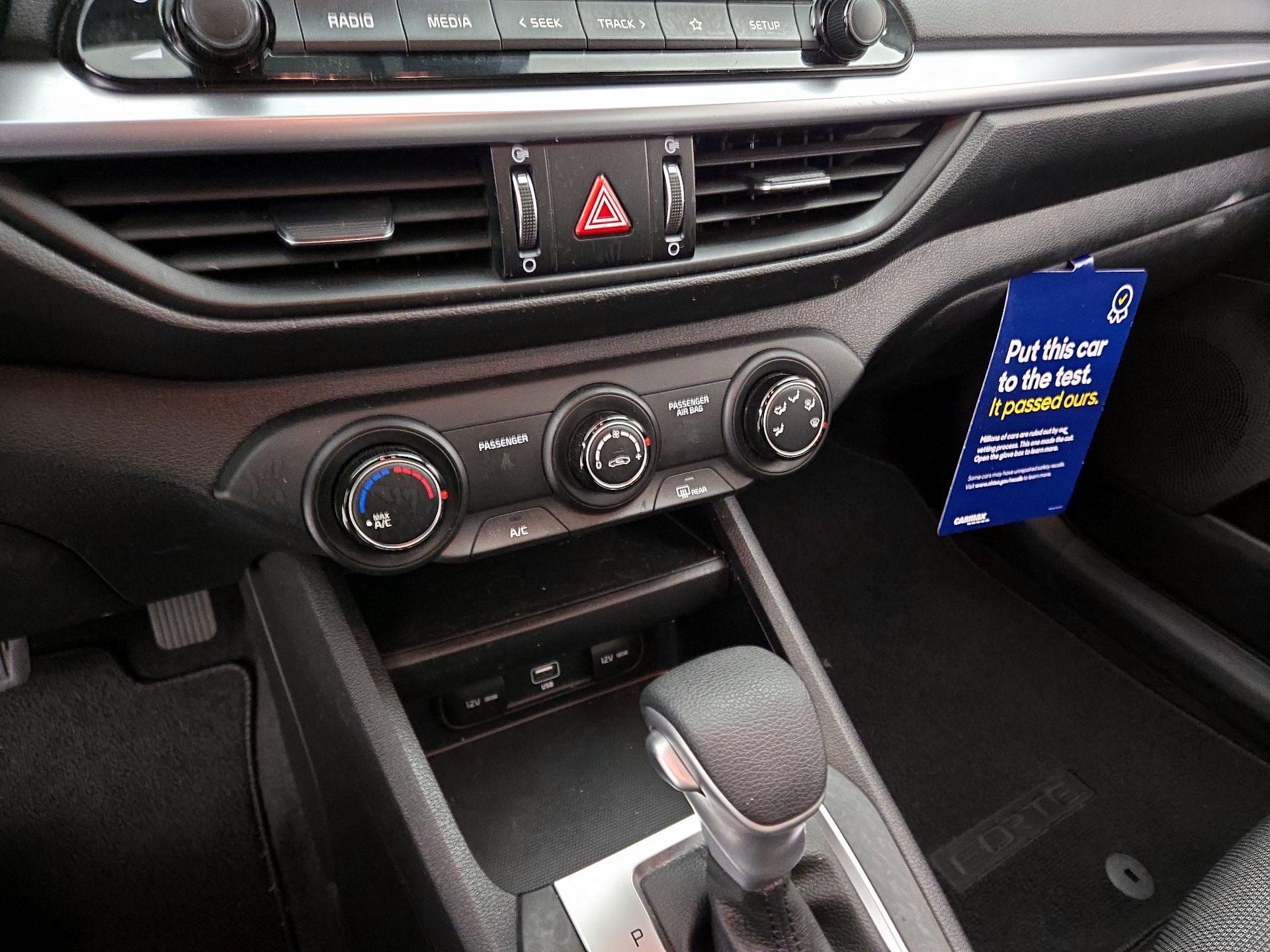 Thumbnail: 2022 Kia Forte - 16