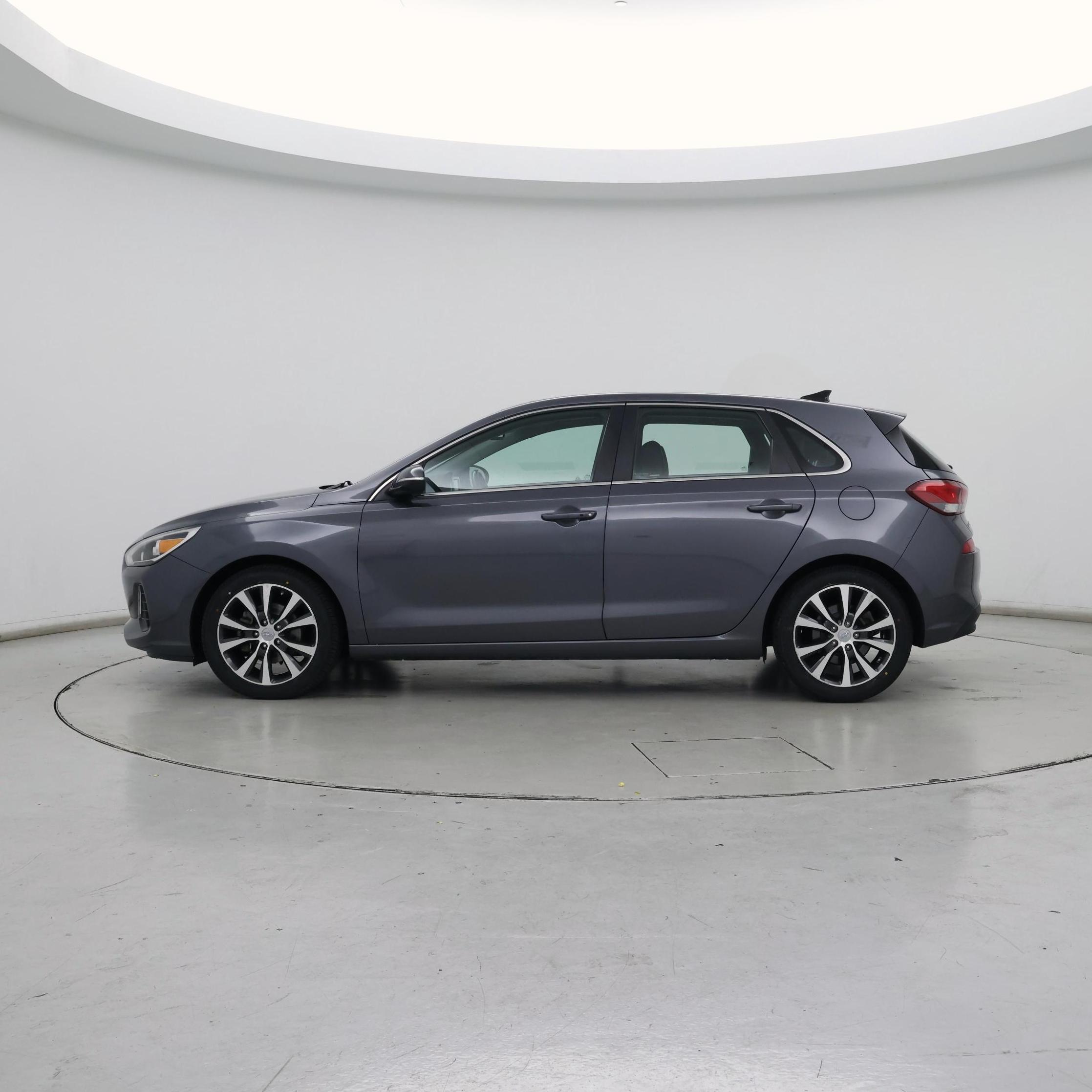 Thumbnail: 2018 Hyundai Elantra - 3