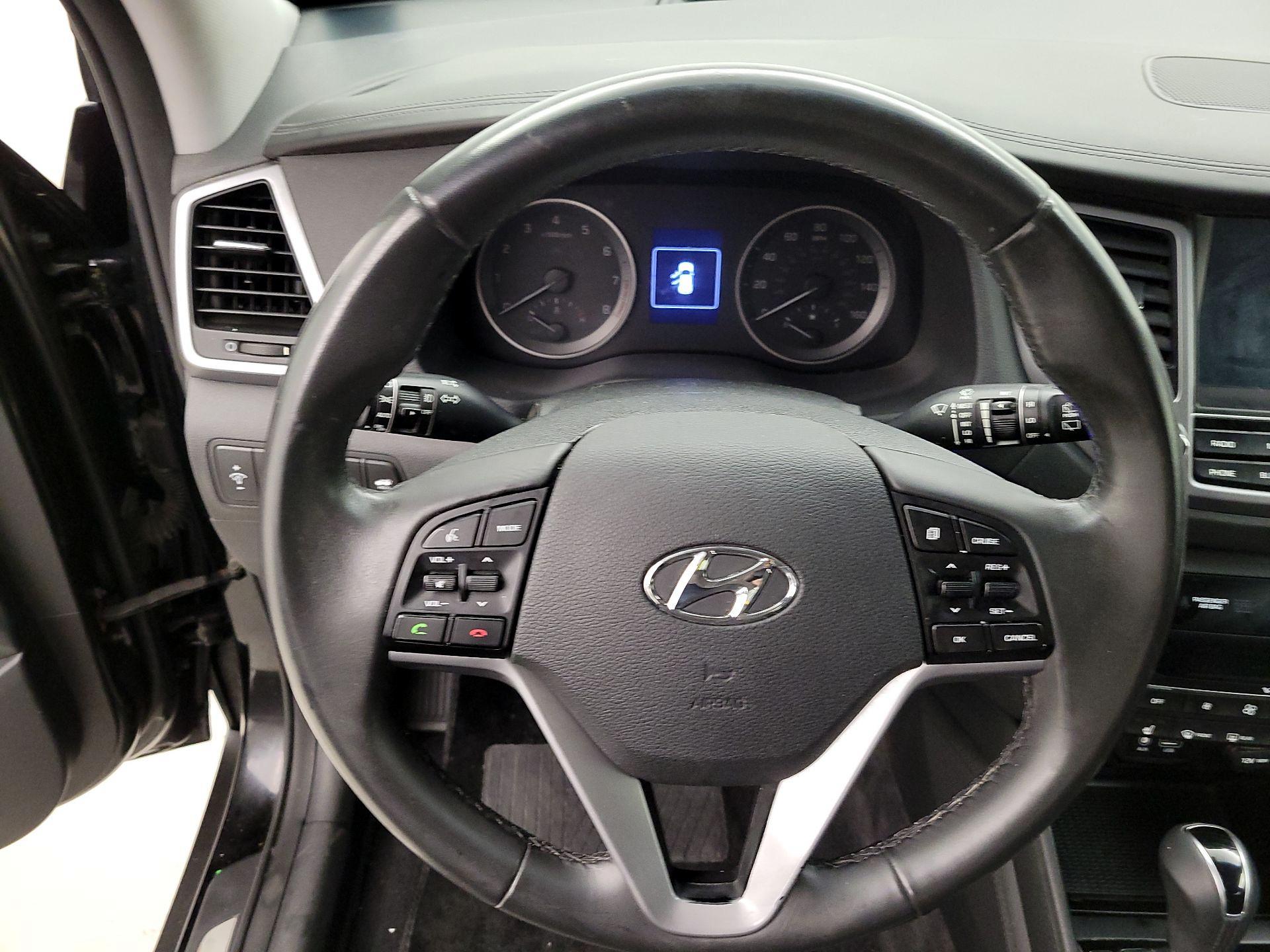 Thumbnail: 2016 Hyundai Tucson - 10