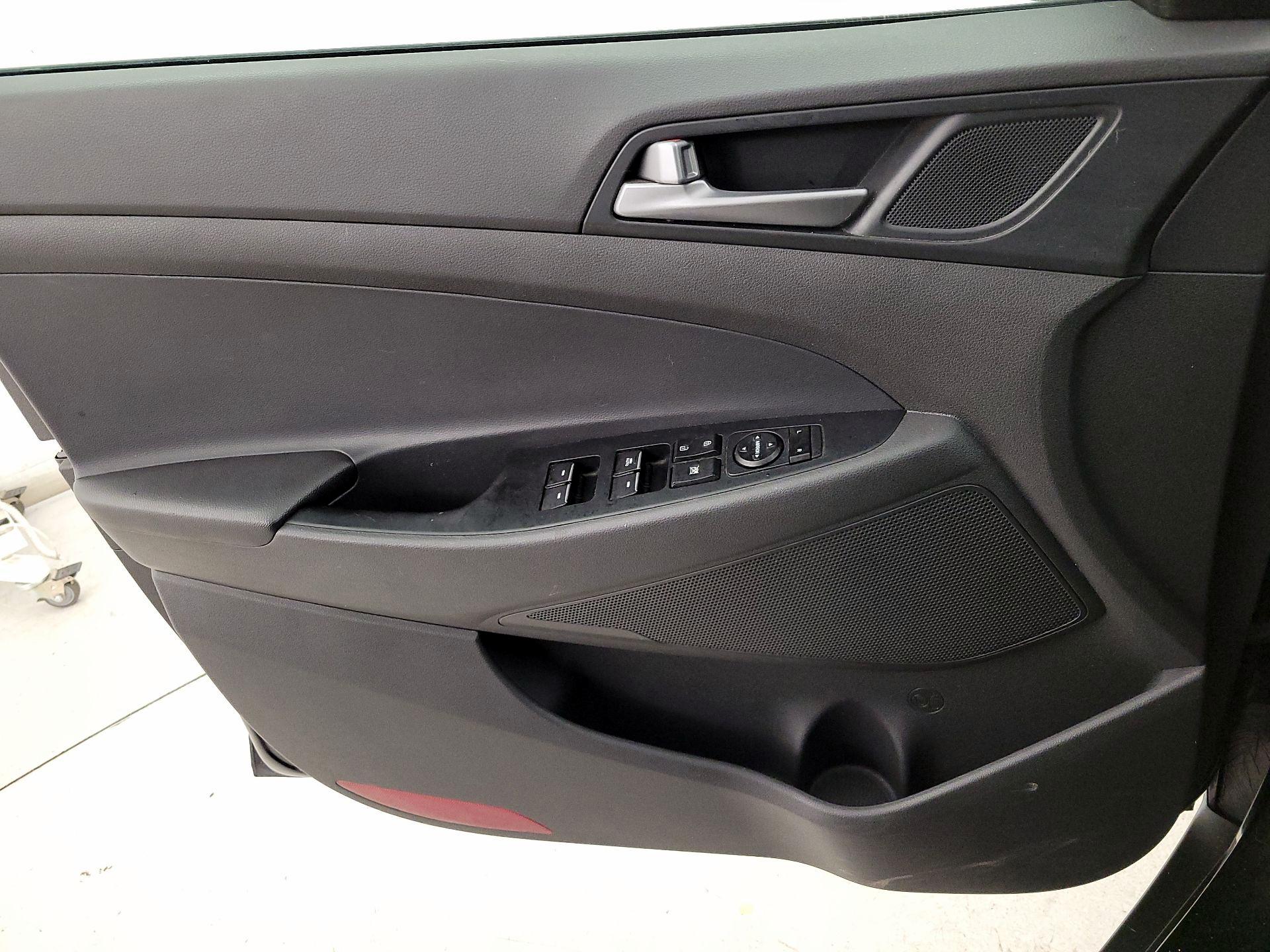 Thumbnail: 2016 Hyundai Tucson - 12