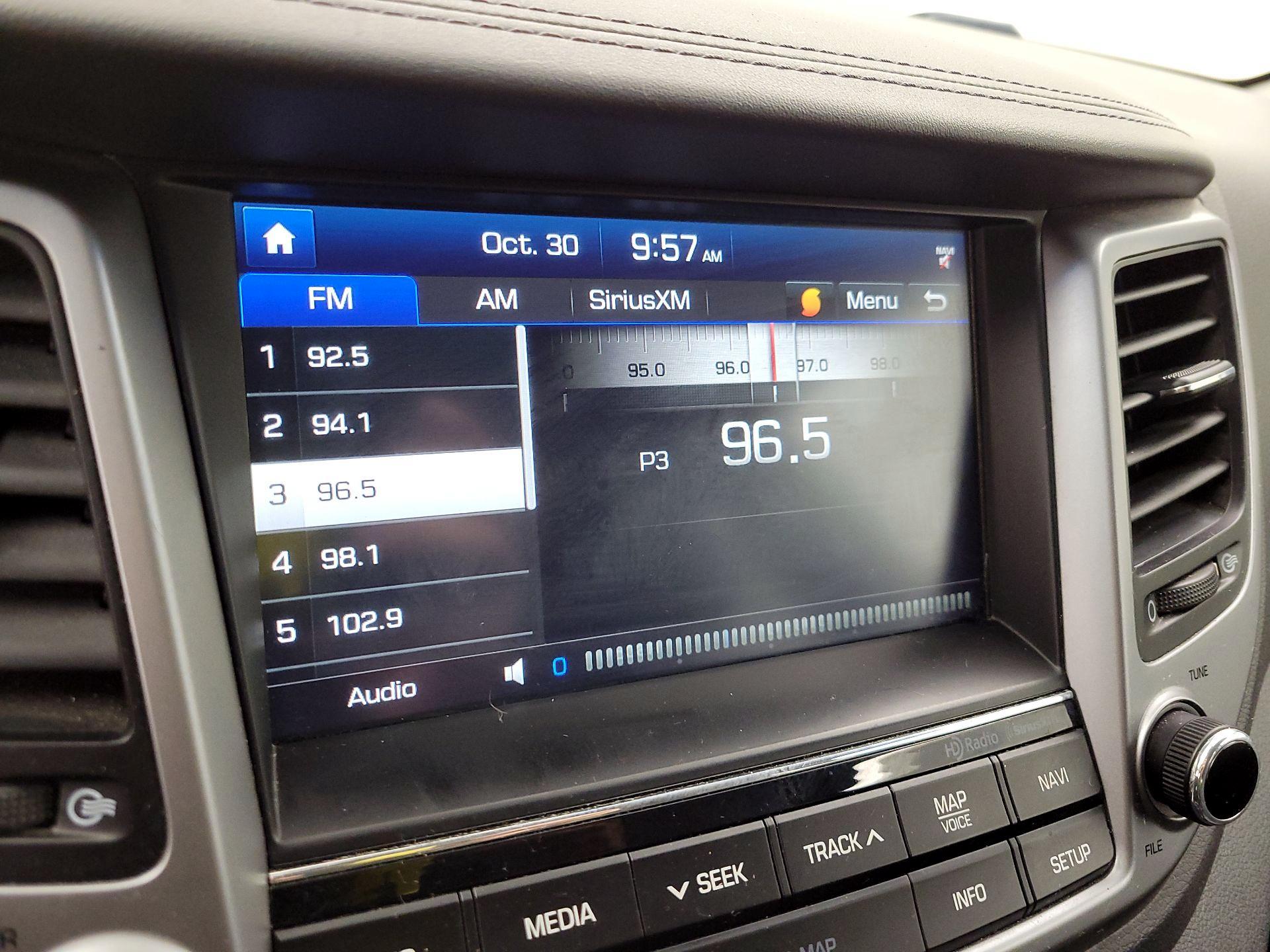 Thumbnail: 2016 Hyundai Tucson - 16